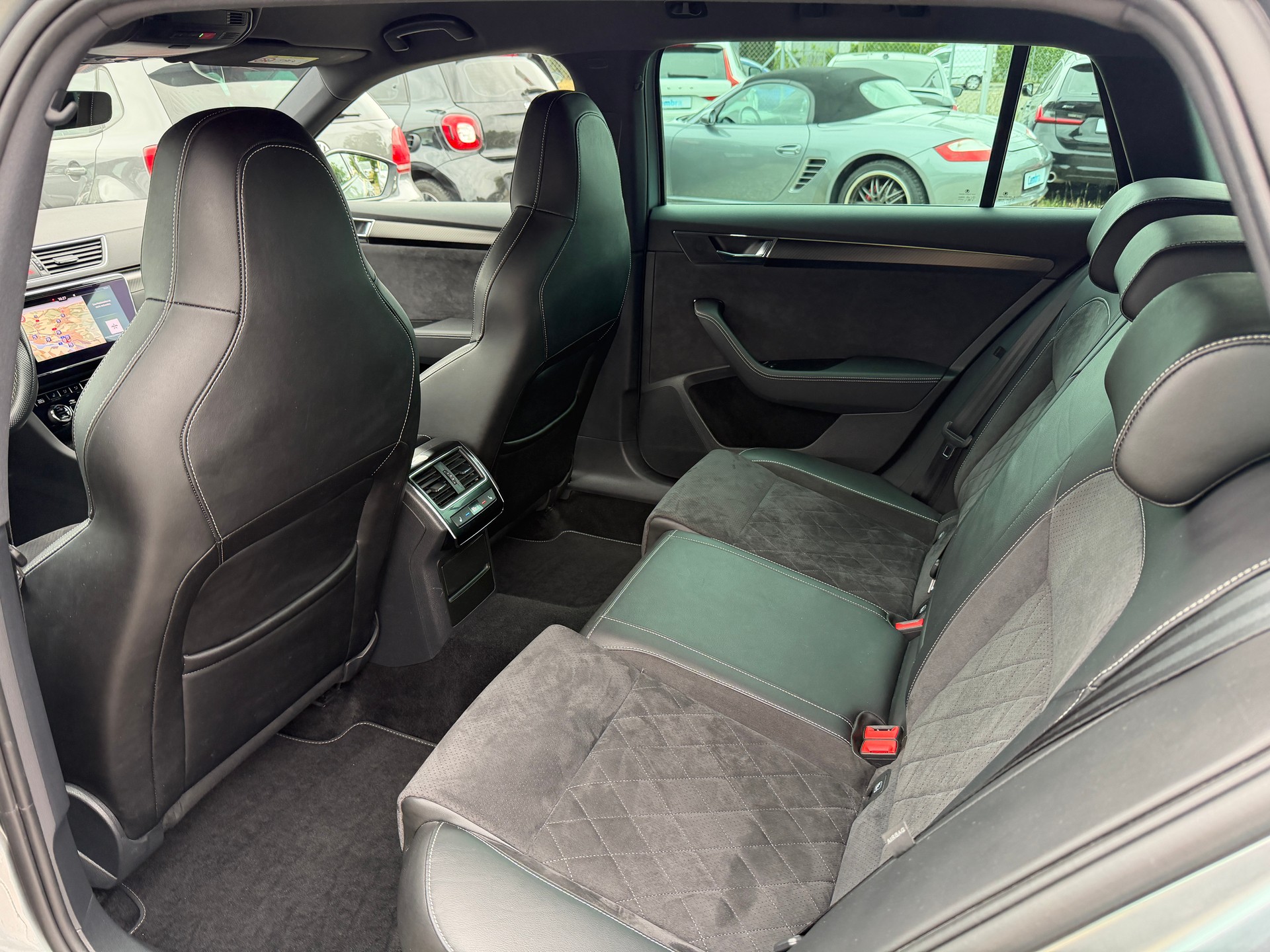 SKODA Superb Combi 2.0 TSI SportLine Plus 4x4 DSG-image-12