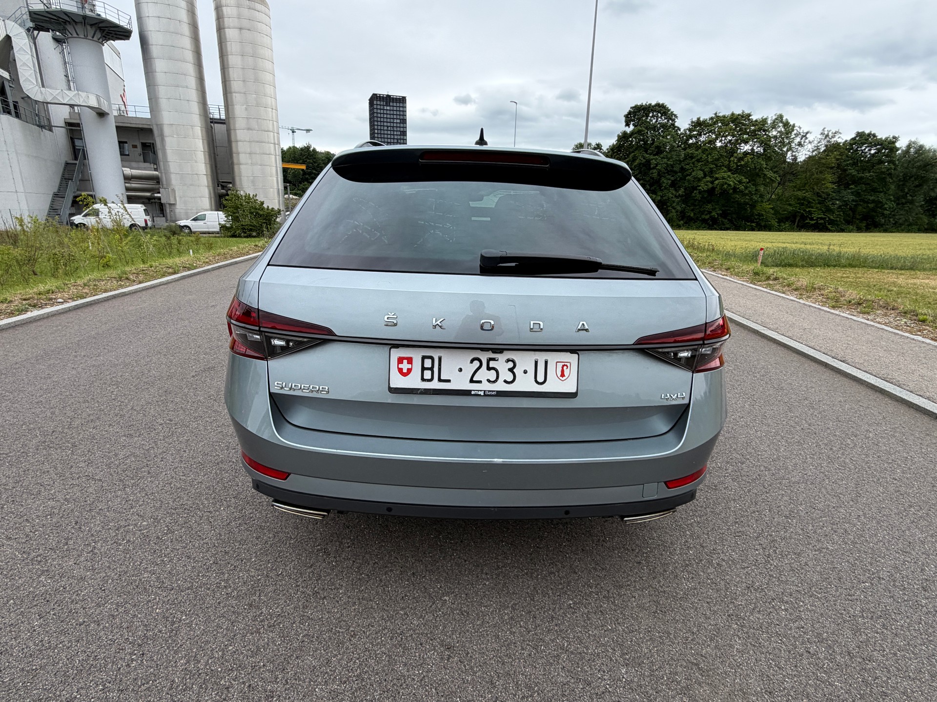 SKODA Superb Combi 2.0 TSI SportLine Plus 4x4 DSG-image-8