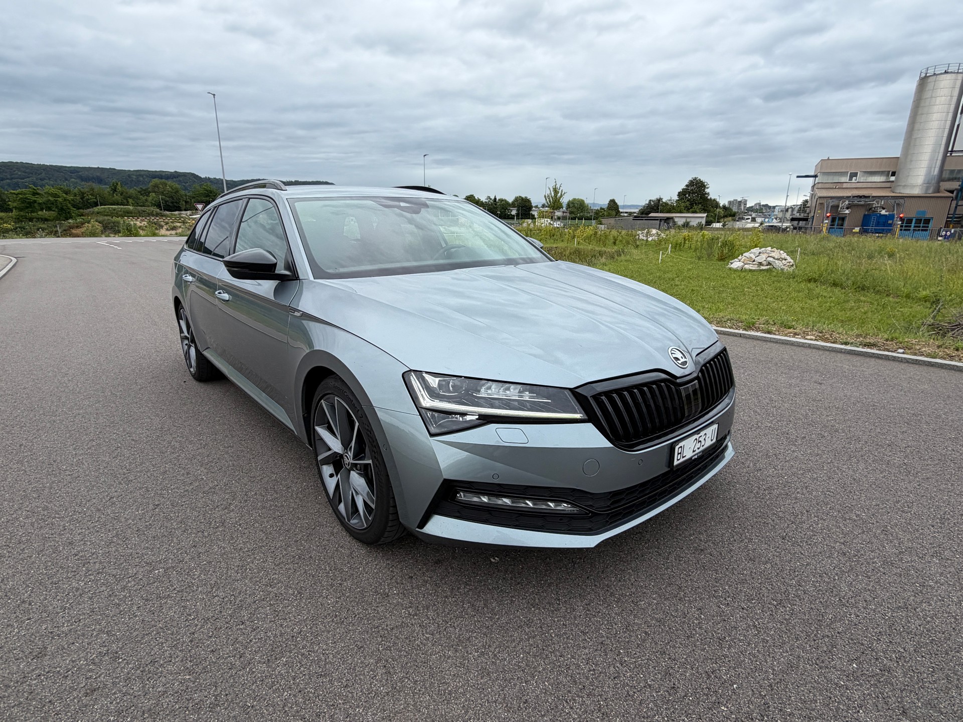 SKODA Superb Combi 2.0 TSI SportLine Plus 4x4 DSG-image-5