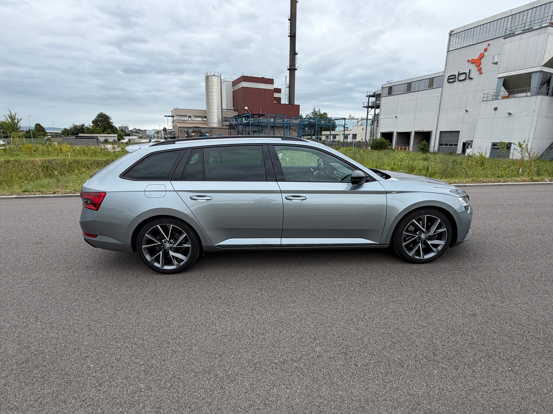 SKODA Superb Combi 2.0 TSI SportLine Plus 4x4 DSG-image-6