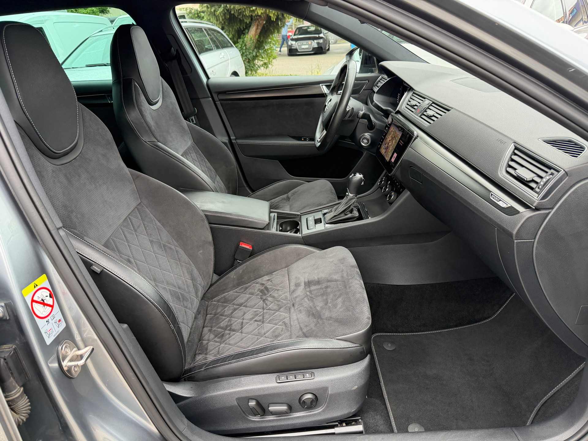 SKODA Superb Combi 2.0 TSI SportLine Plus 4x4 DSG-image-3