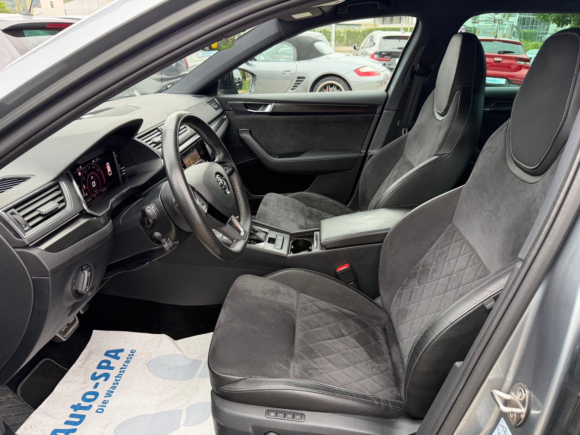SKODA Superb Combi 2.0 TSI SportLine Plus 4x4 DSG-image-14