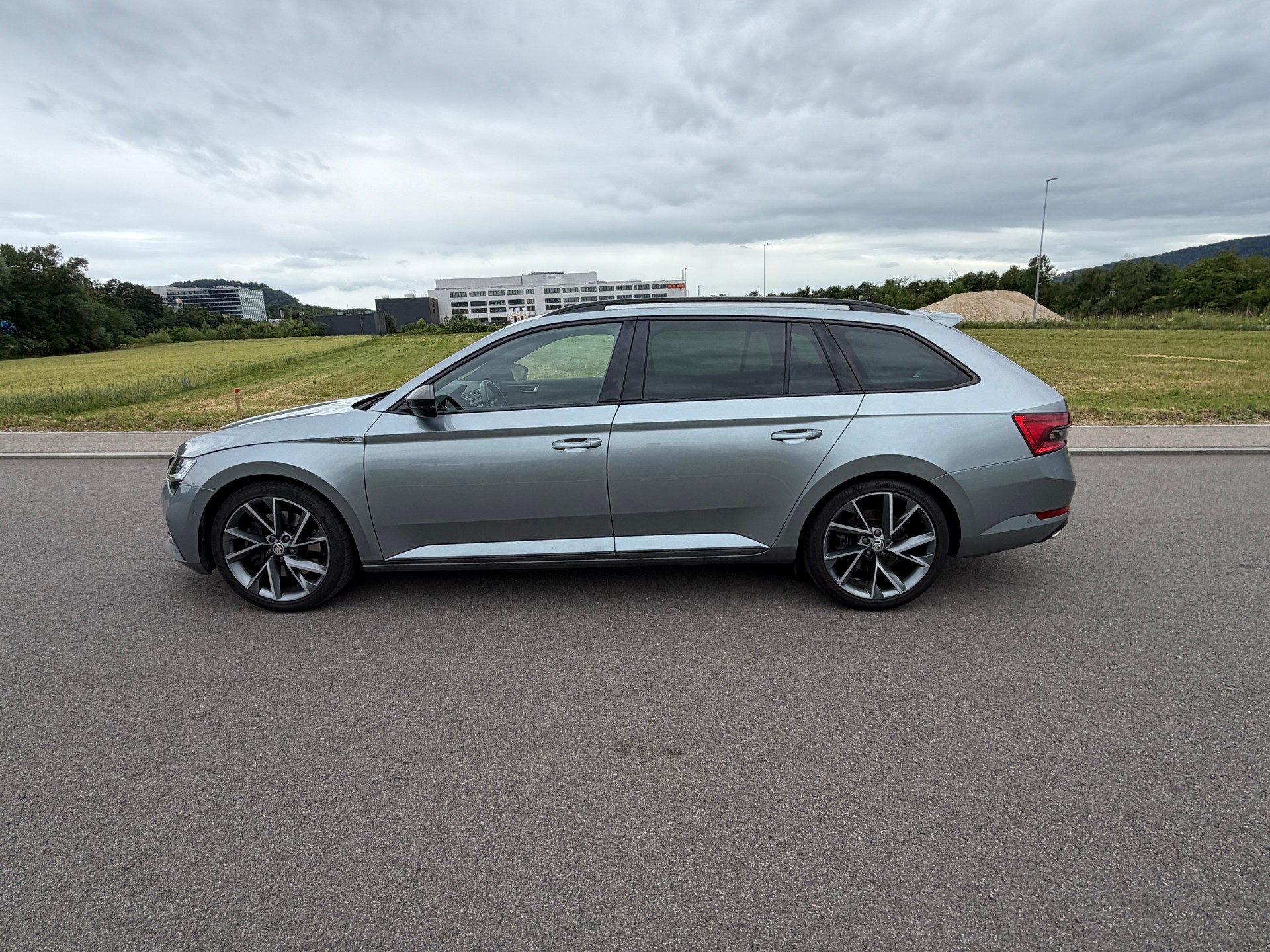 SKODA Superb Combi 2.0 TSI SportLine Plus 4x4 DSG-image-20