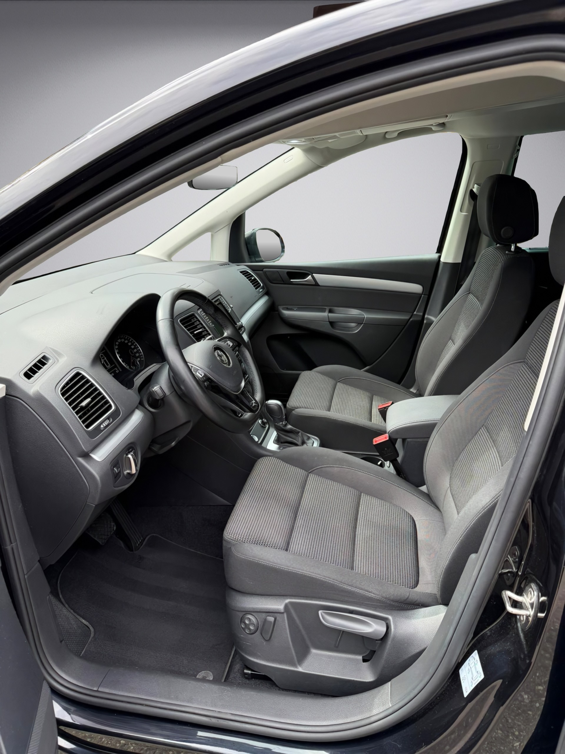 VW Sharan 1.4 TSI BlMT Comfortline DSG * Facelift * 7 Plätzer * AHK *-image-8
