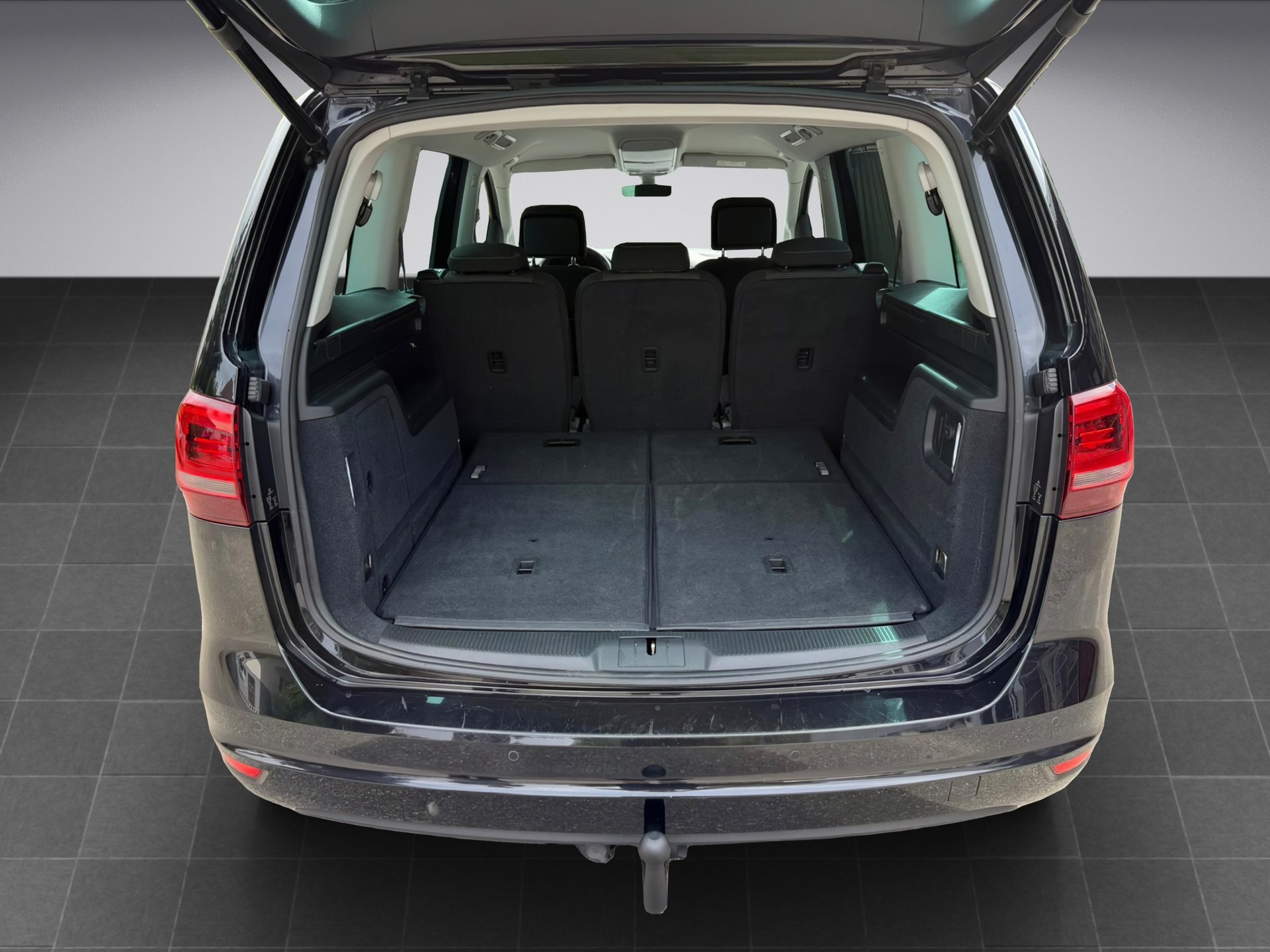 VW Sharan 1.4 TSI BlMT Comfortline DSG * Facelift * 7 Plätzer * AHK *-image-19