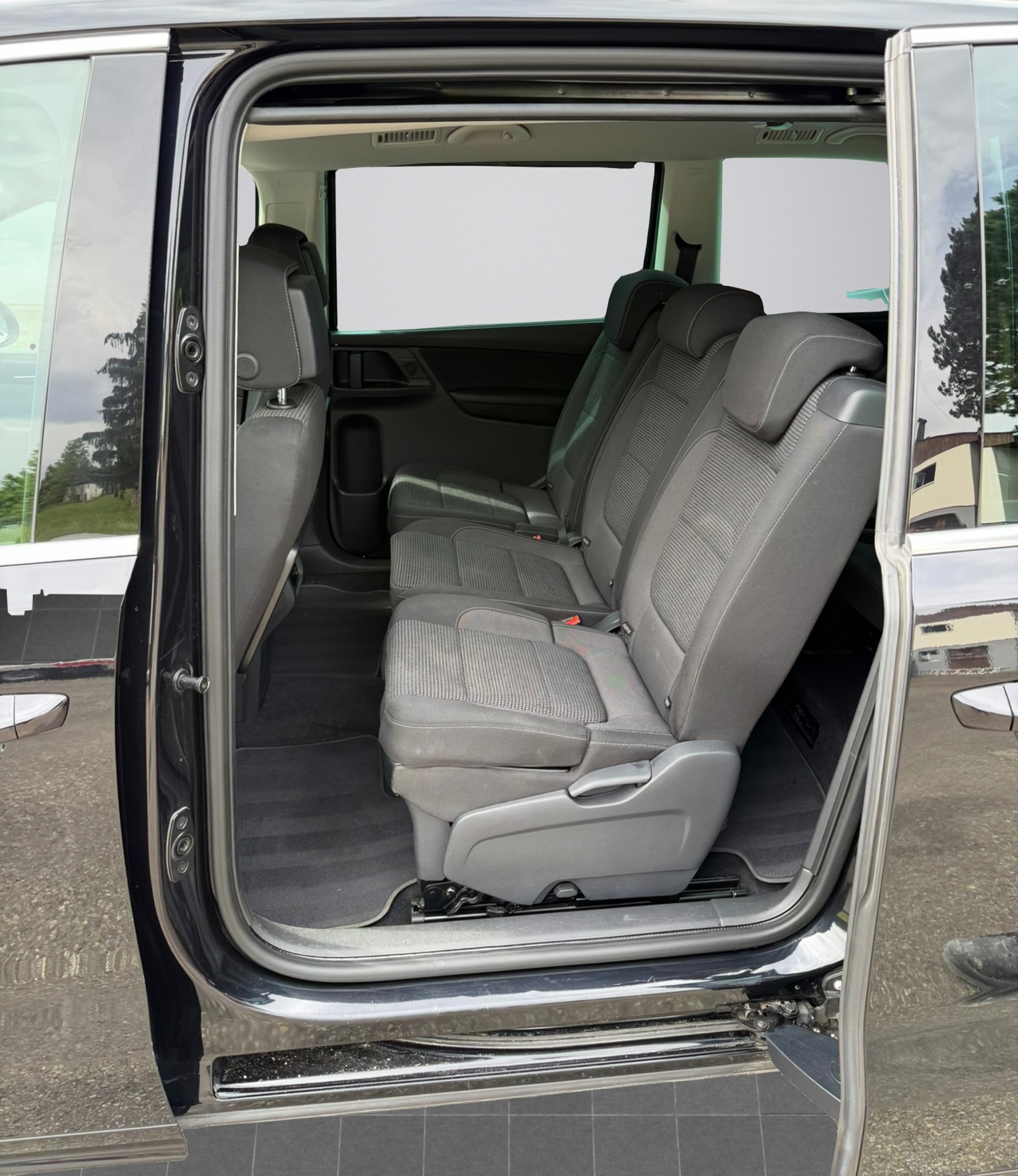 VW Sharan 1.4 TSI BlMT Comfortline DSG * Facelift * 7 Plätzer * AHK *-image-9