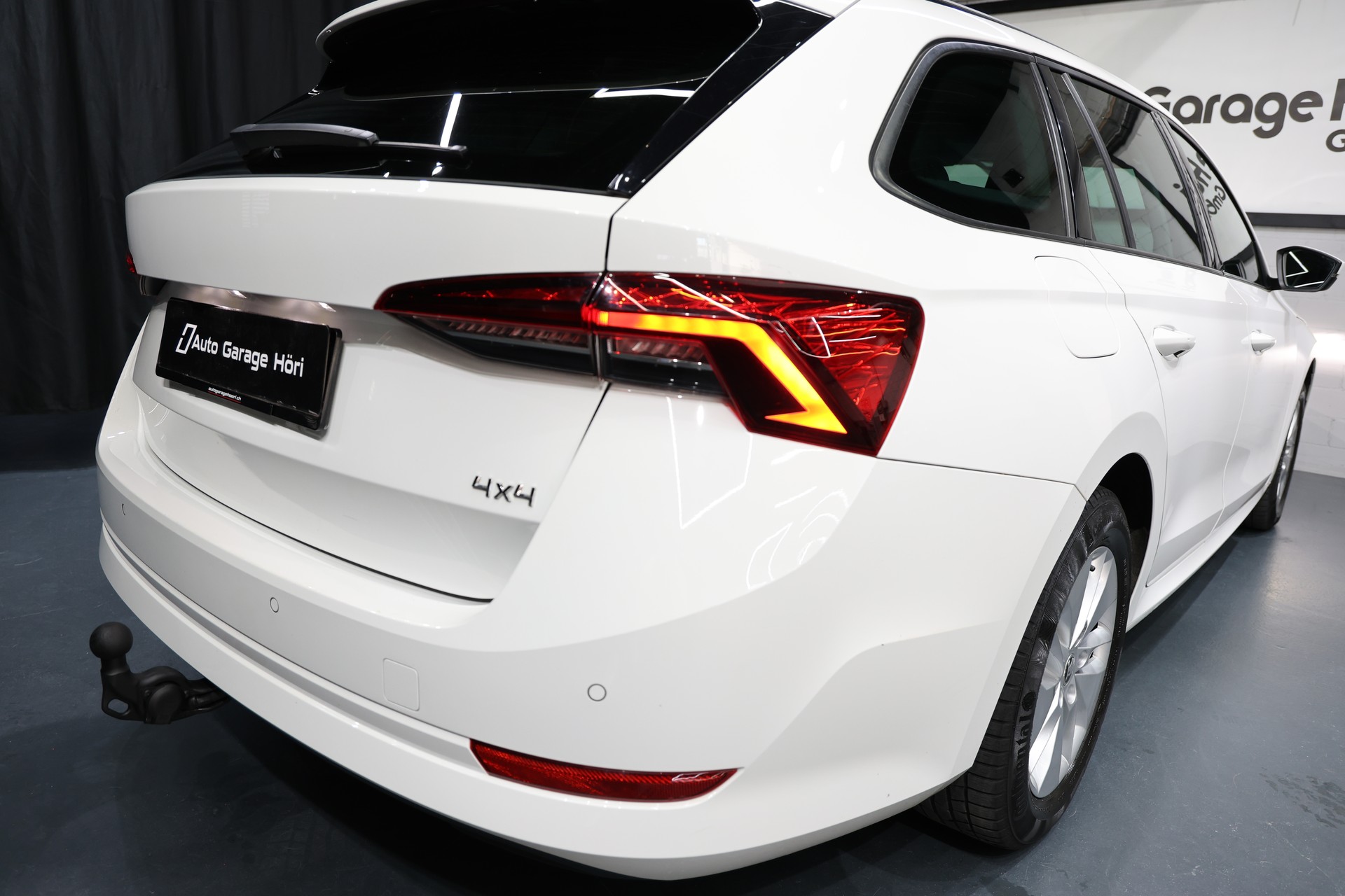 SKODA Octavia Combi 2.0 TDI DSG Ambition 4x4-image-10