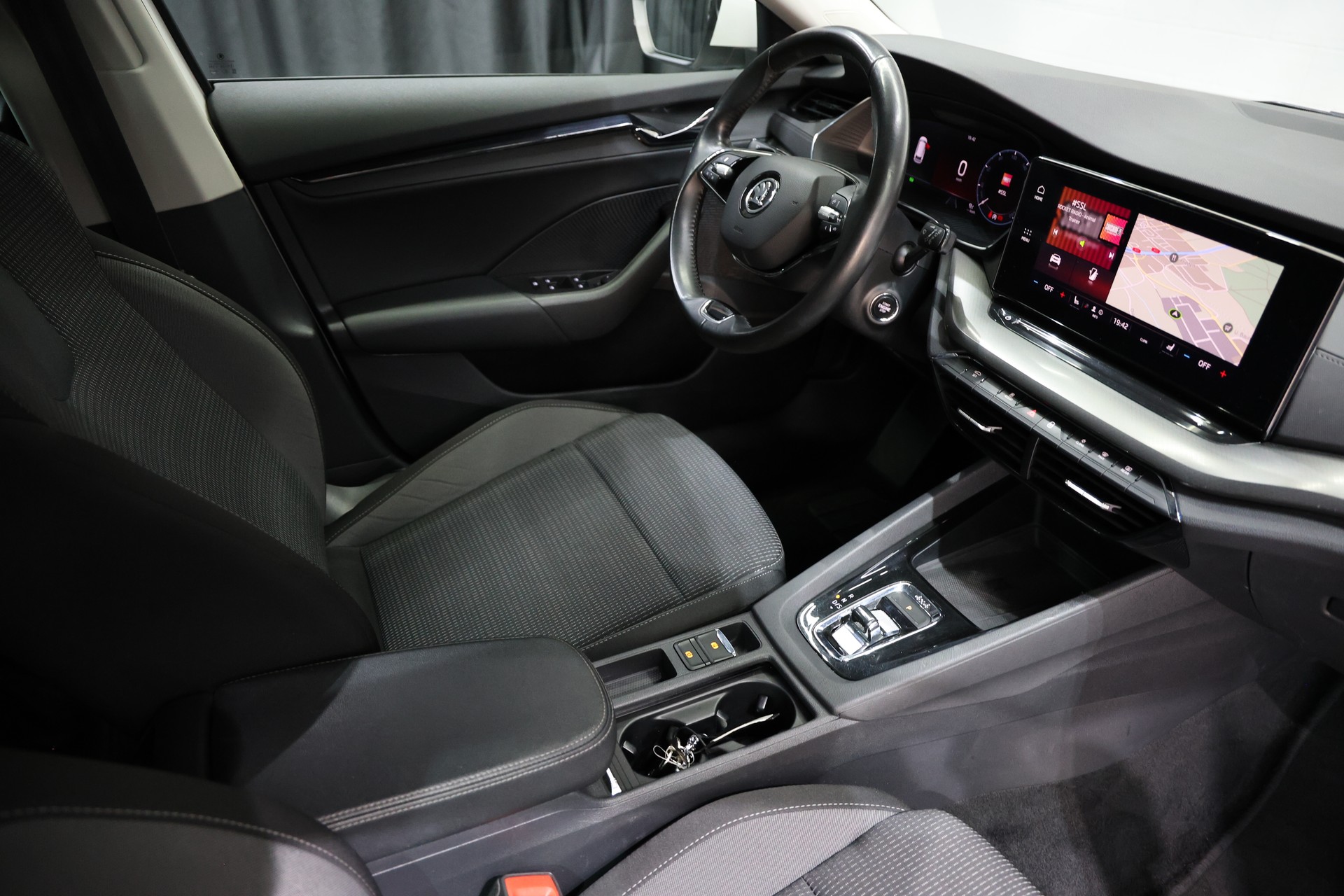 SKODA Octavia Combi 2.0 TDI DSG Ambition 4x4-image-14