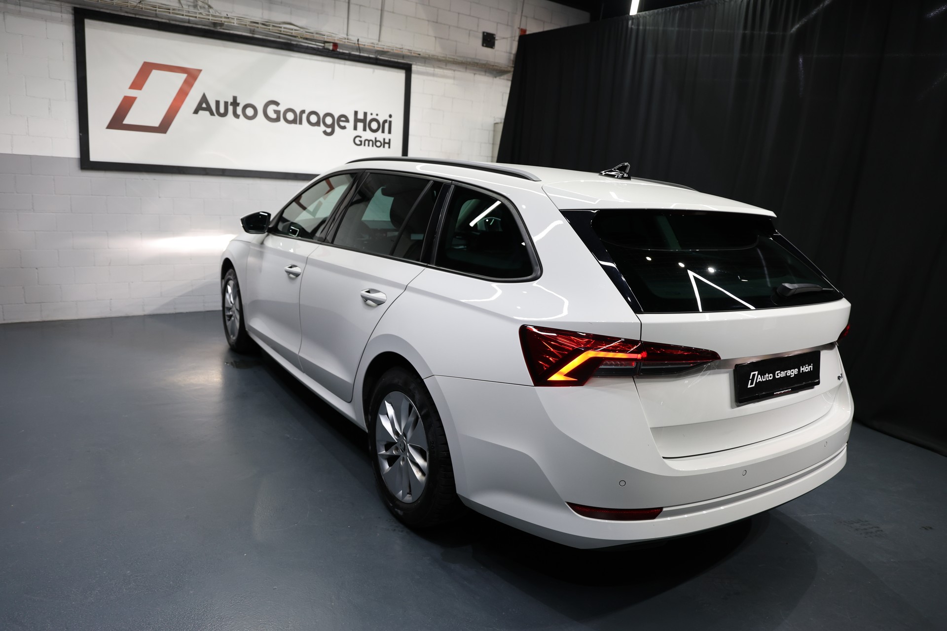 SKODA Octavia Combi 2.0 TDI DSG Ambition 4x4-image-16