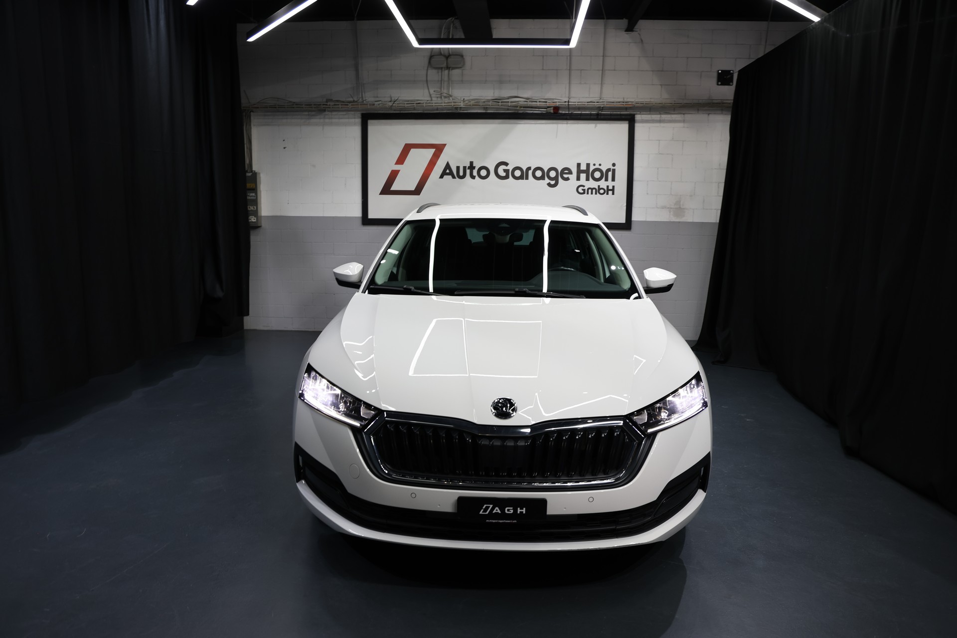 SKODA Octavia Combi 2.0 TDI DSG Ambition 4x4-image-6