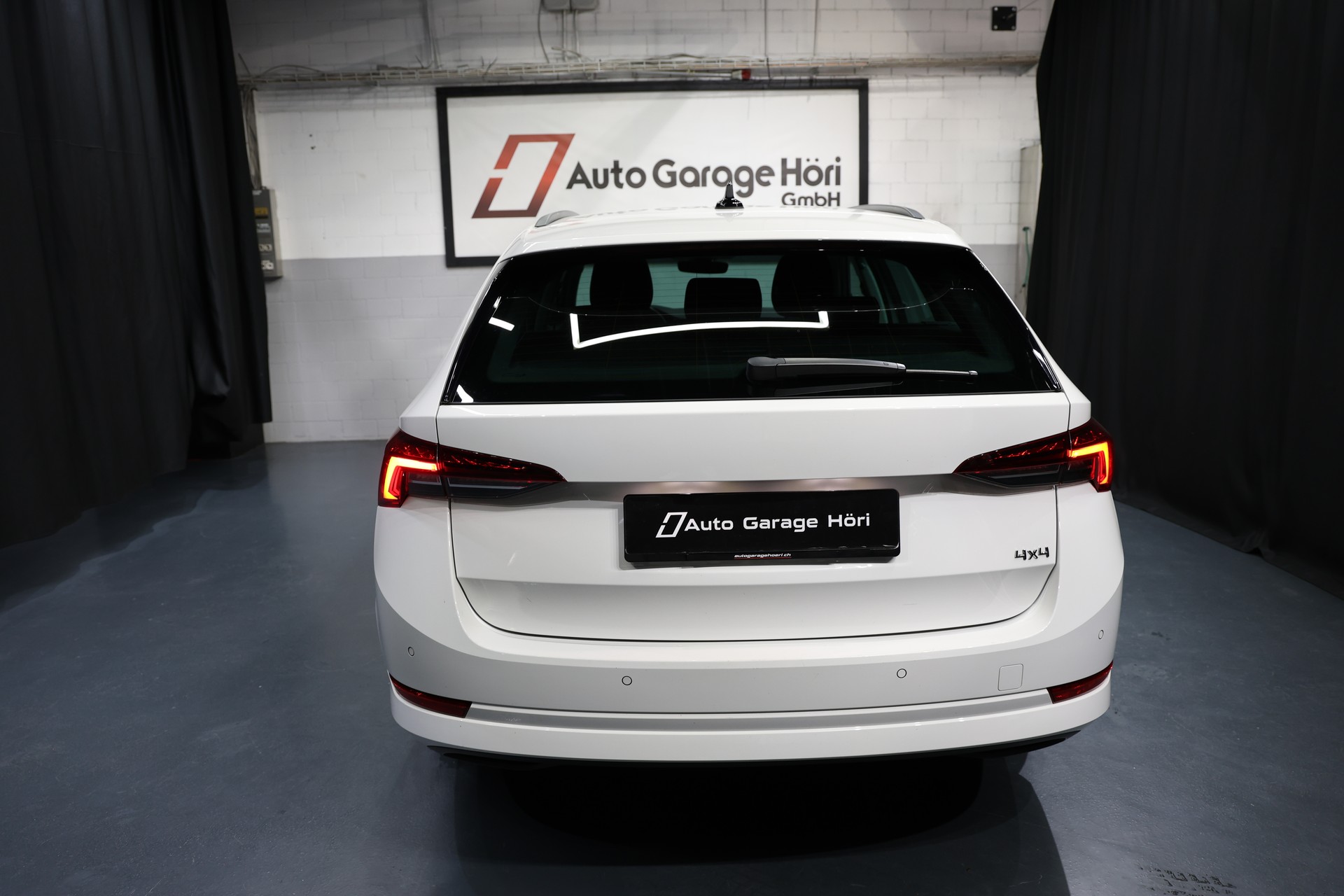 SKODA Octavia Combi 2.0 TDI DSG Ambition 4x4-image-15