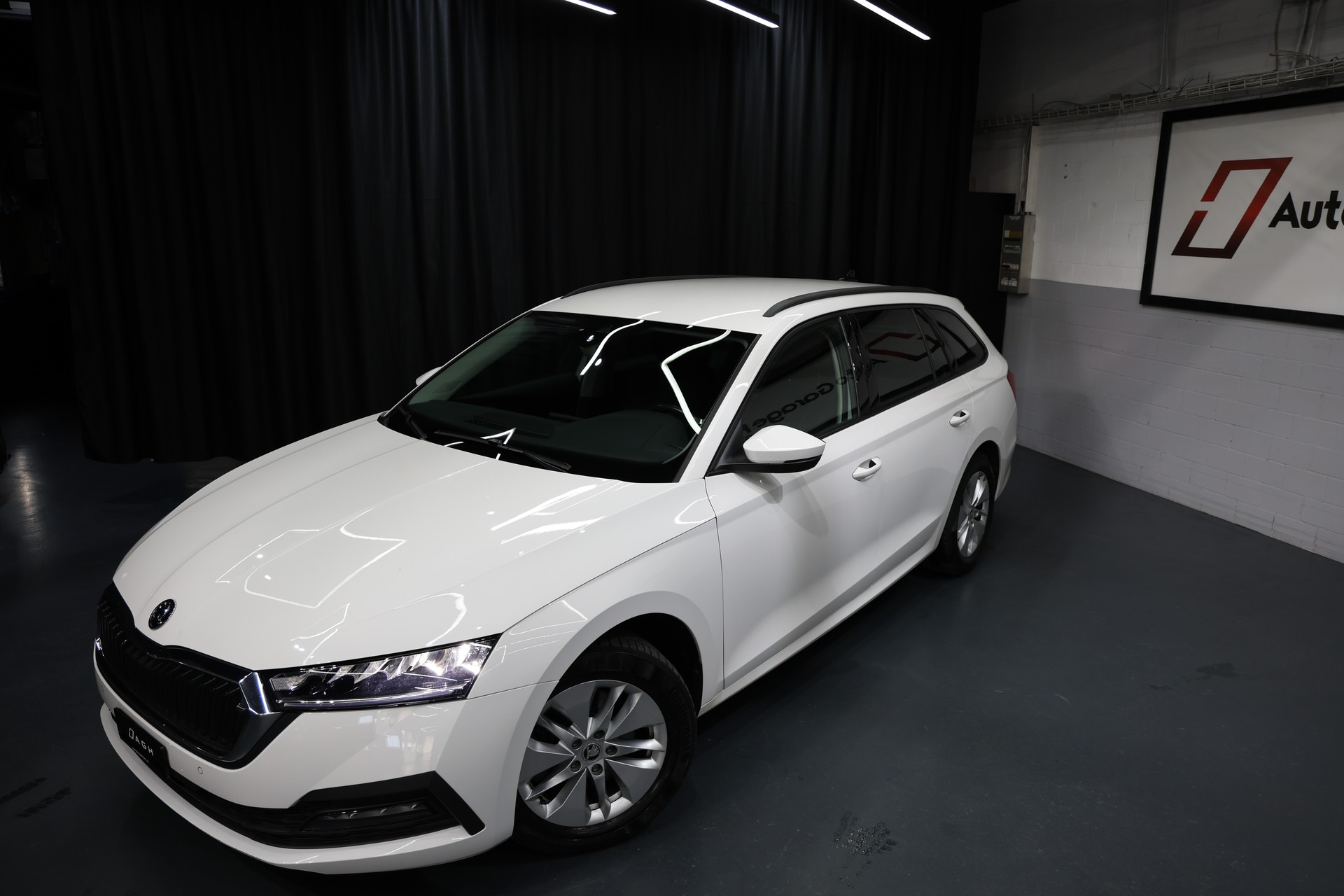 SKODA Octavia Combi 2.0 TDI DSG Ambition 4x4-image-8