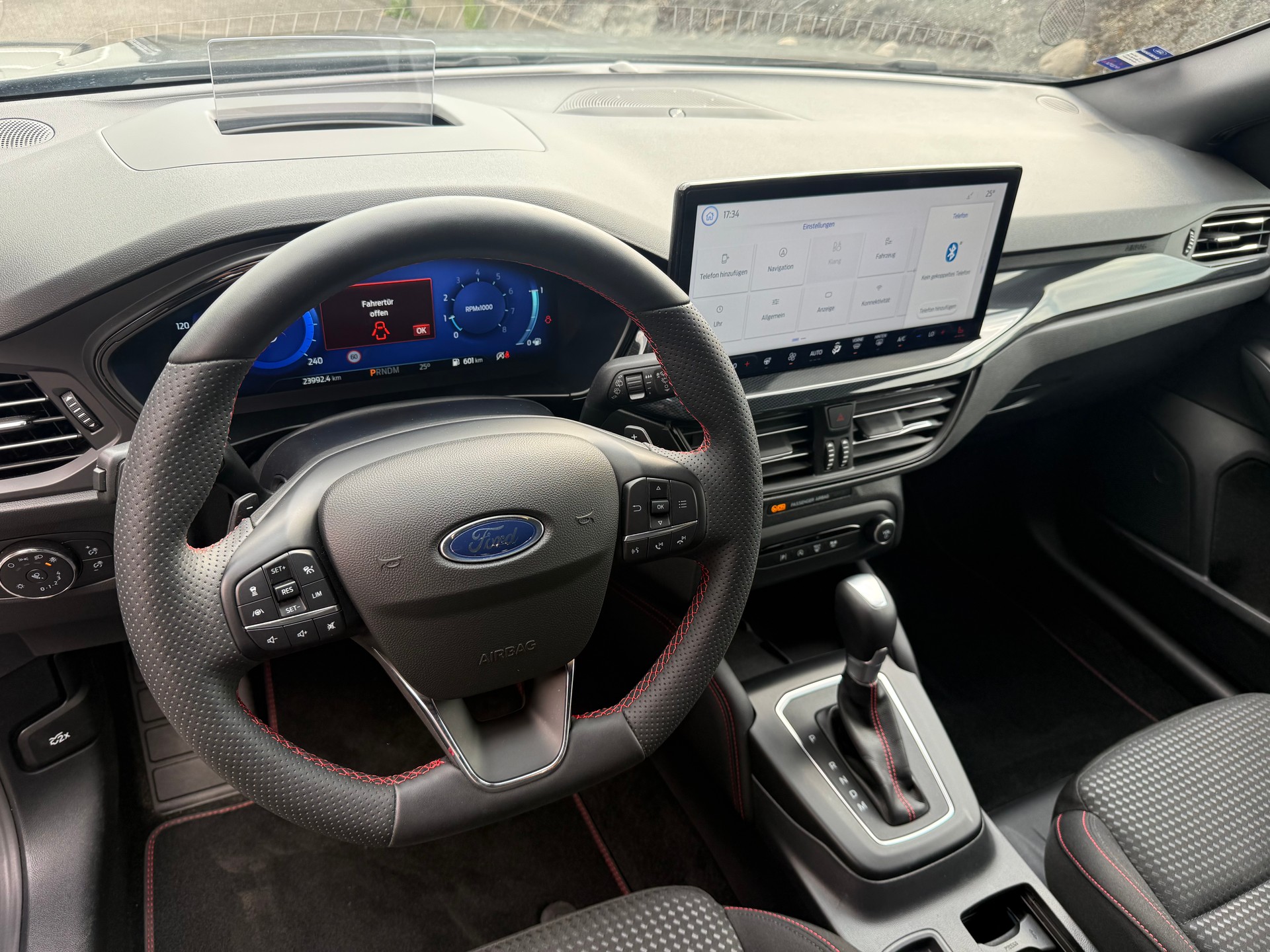 FORD Focus 1.0 MHEV ST-Line X Automat-image-2
