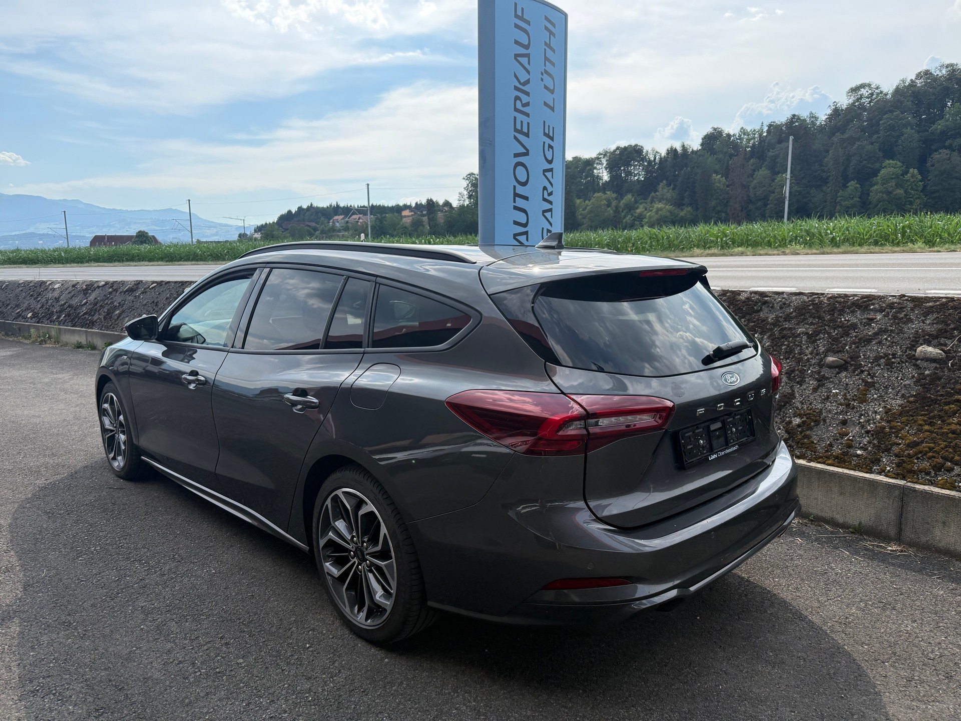 FORD Focus 1.0 MHEV ST-Line X Automat-image-1