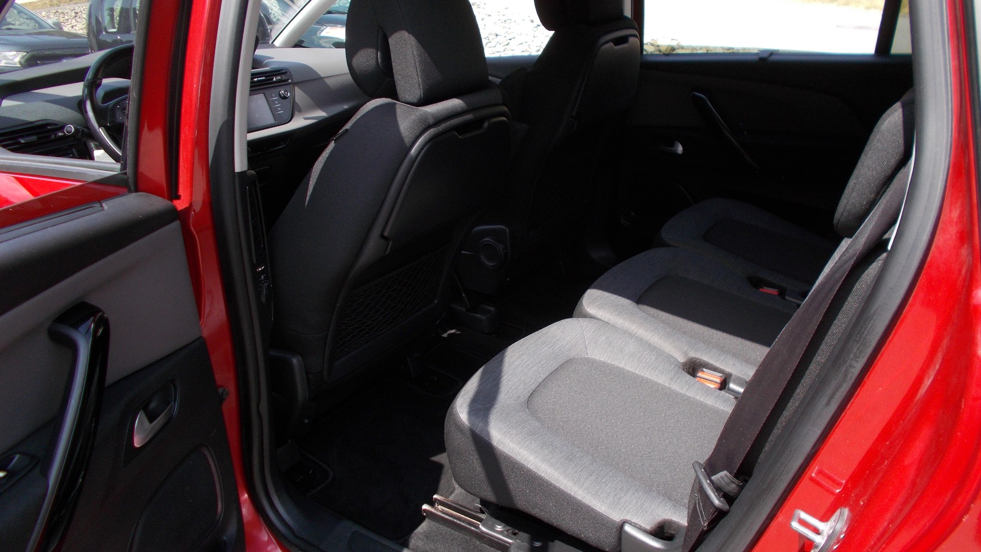 CITROEN Grand C4 Picasso 1.6i 16V THP Feel Edition EAT6-image-5