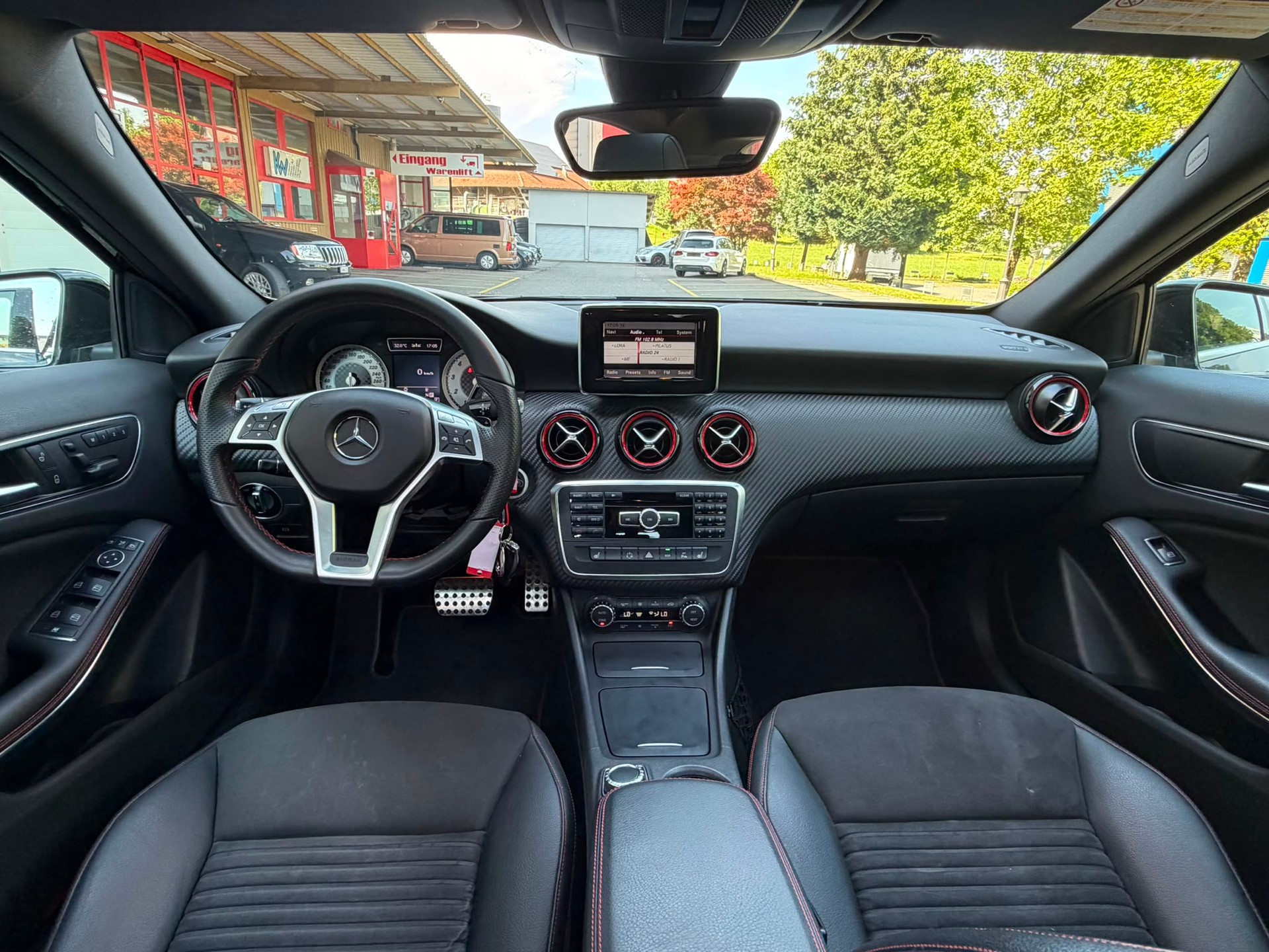 MERCEDES-BENZ A 250 Sport-image-10