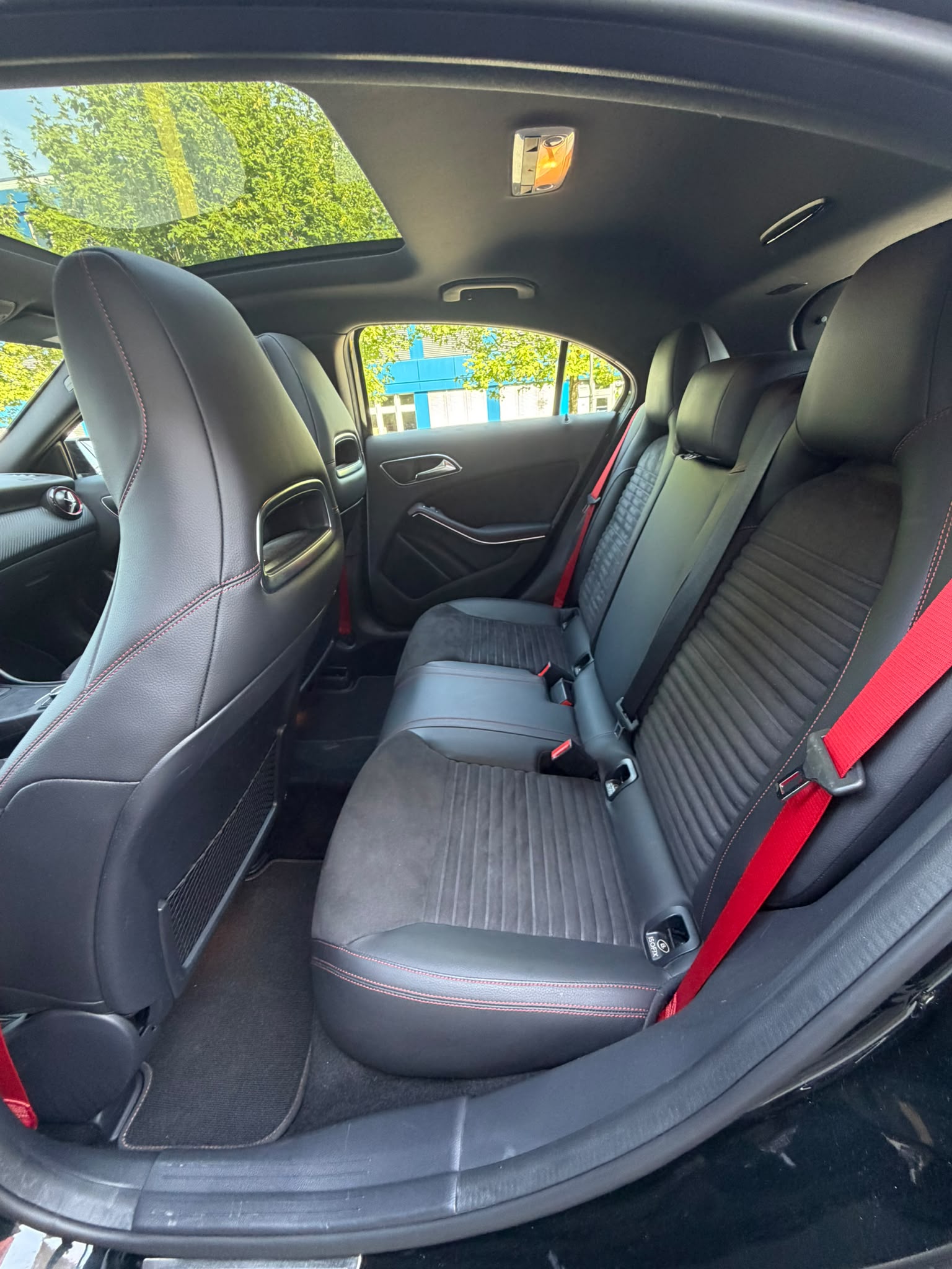 MERCEDES-BENZ A 250 Sport-image-9