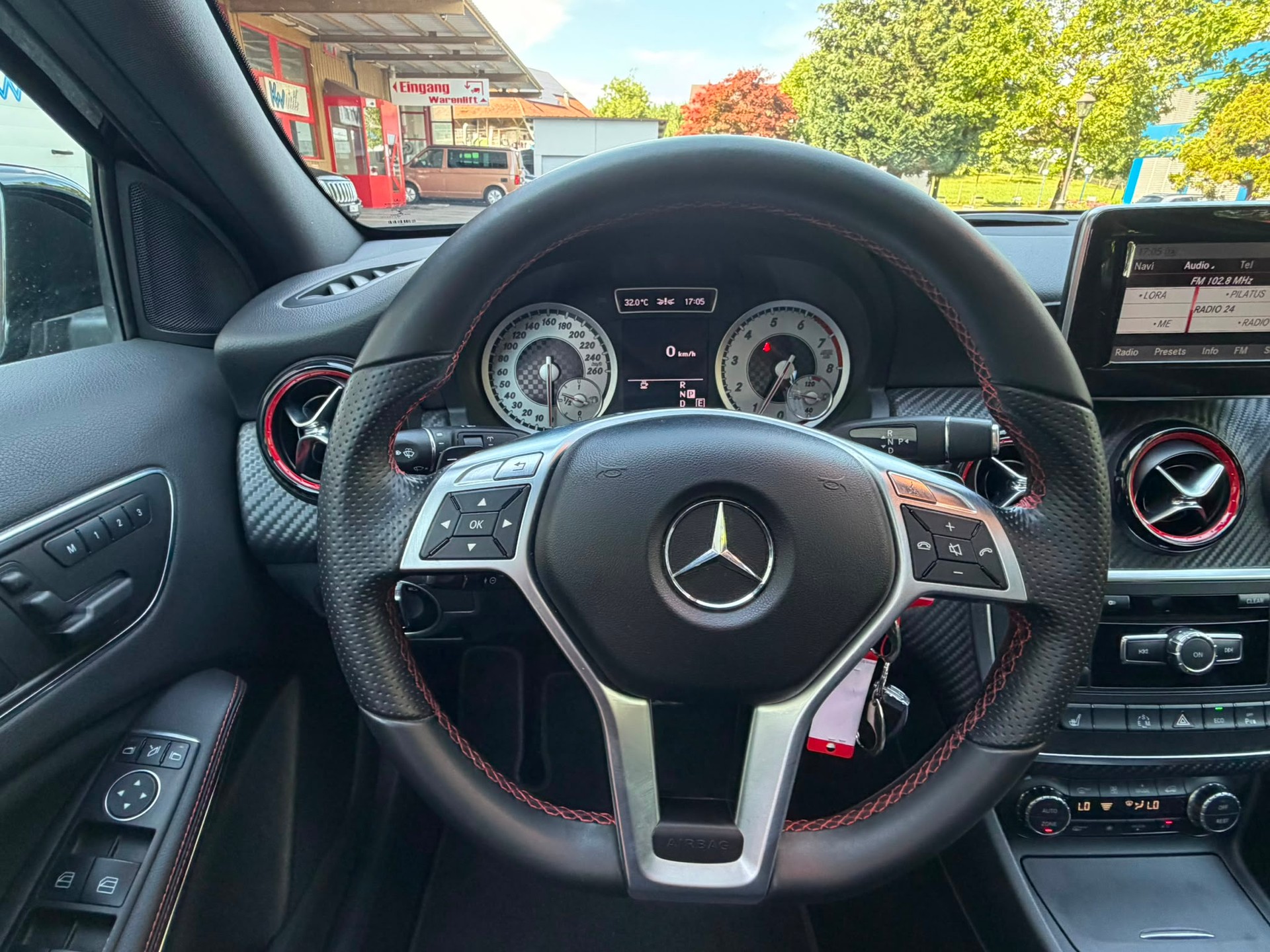 MERCEDES-BENZ A 250 Sport-image-13