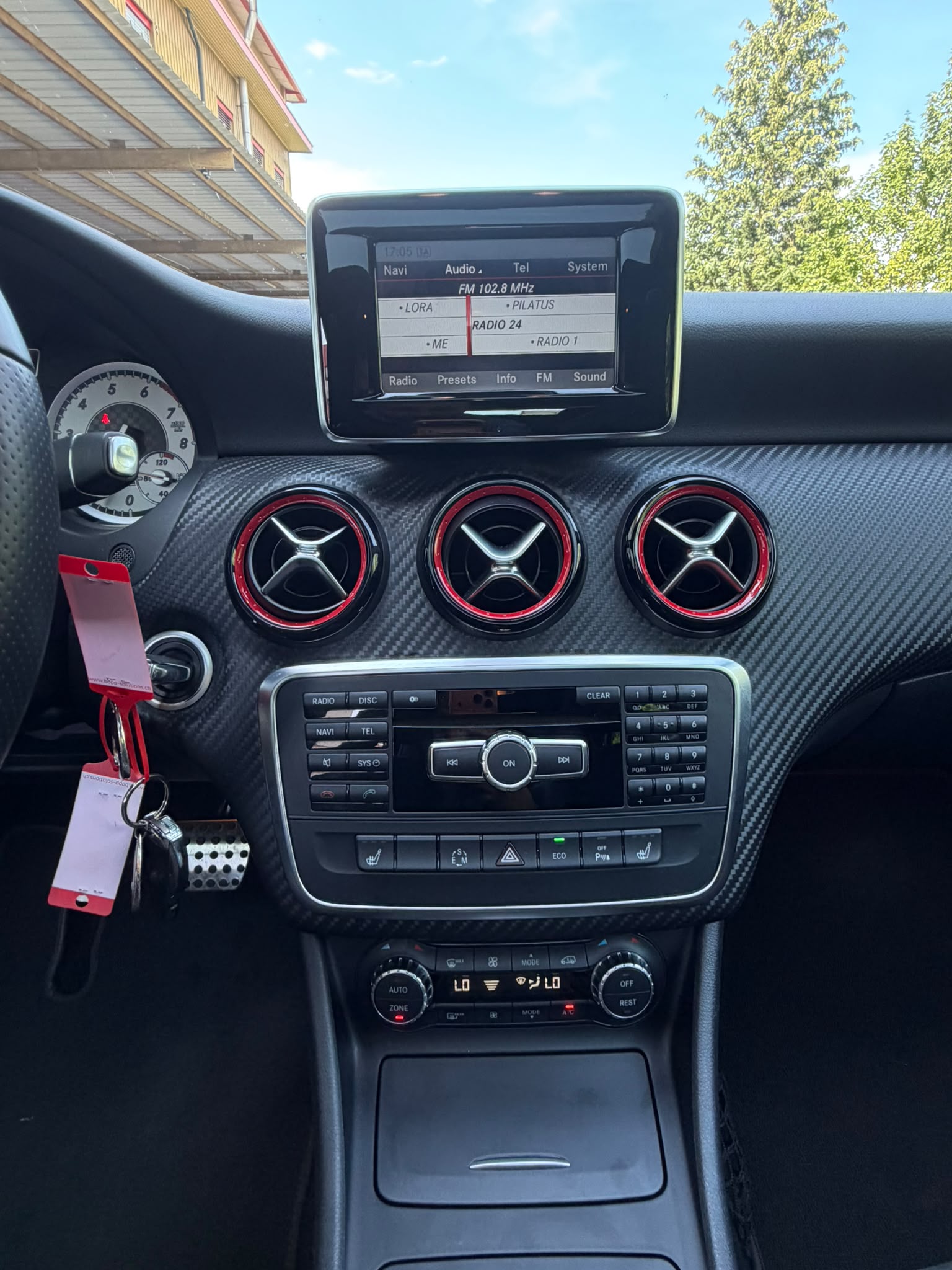 MERCEDES-BENZ A 250 Sport-image-11