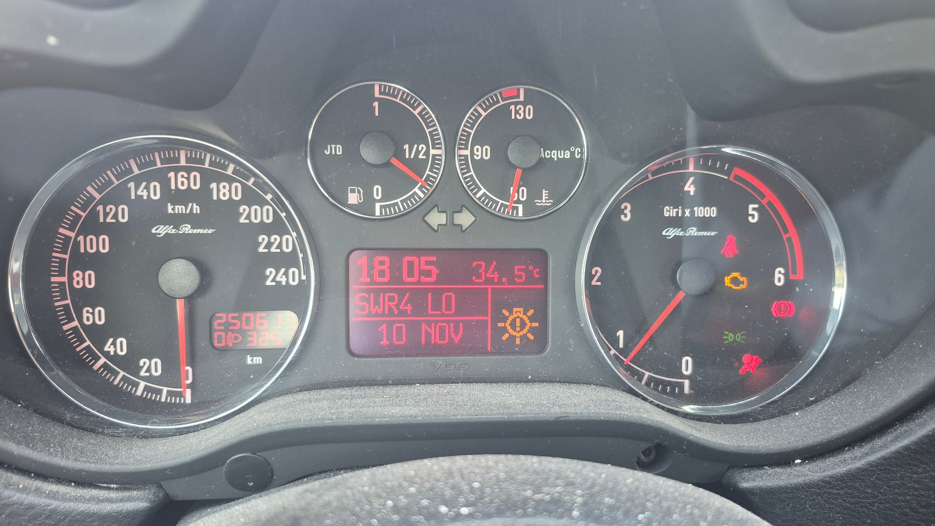 ALFA ROMEO 147 1.9 16V JTD Progression-image-10