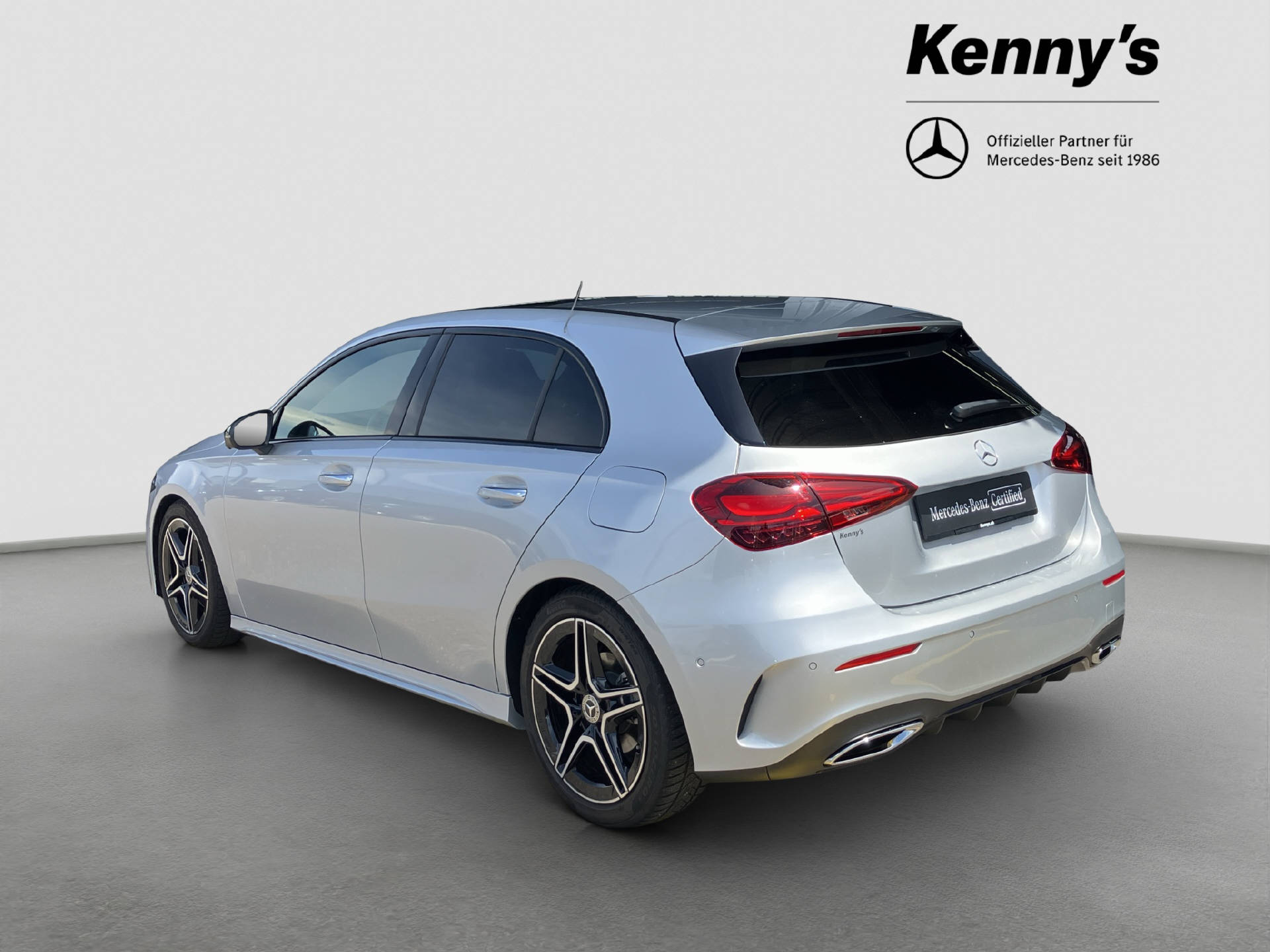MERCEDES-BENZ A 180 AMG Line-showroom-element-3