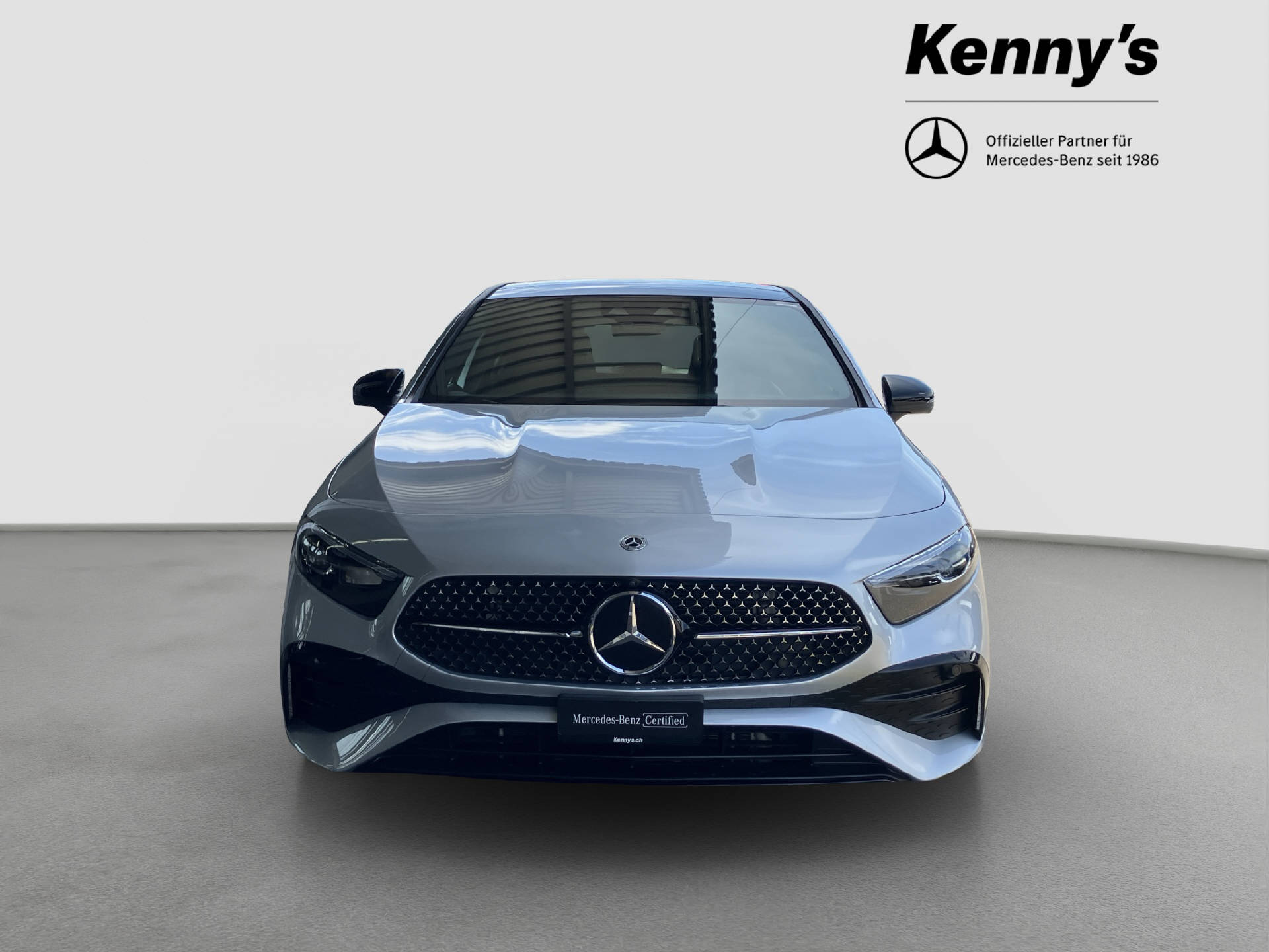 MERCEDES-BENZ A 180 AMG Line-showroom-element-1