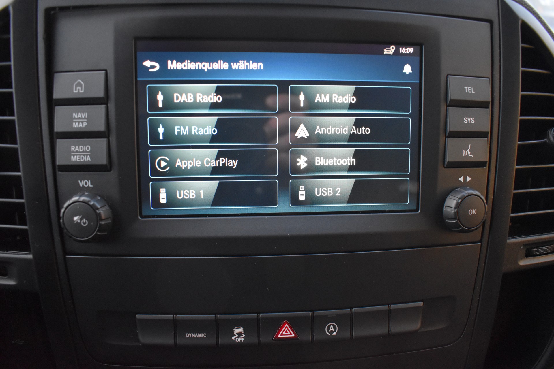MERCEDES-BENZ Vito 114 CDI Lang 9G-Tronic Base - Facelift Model 2022-image-16