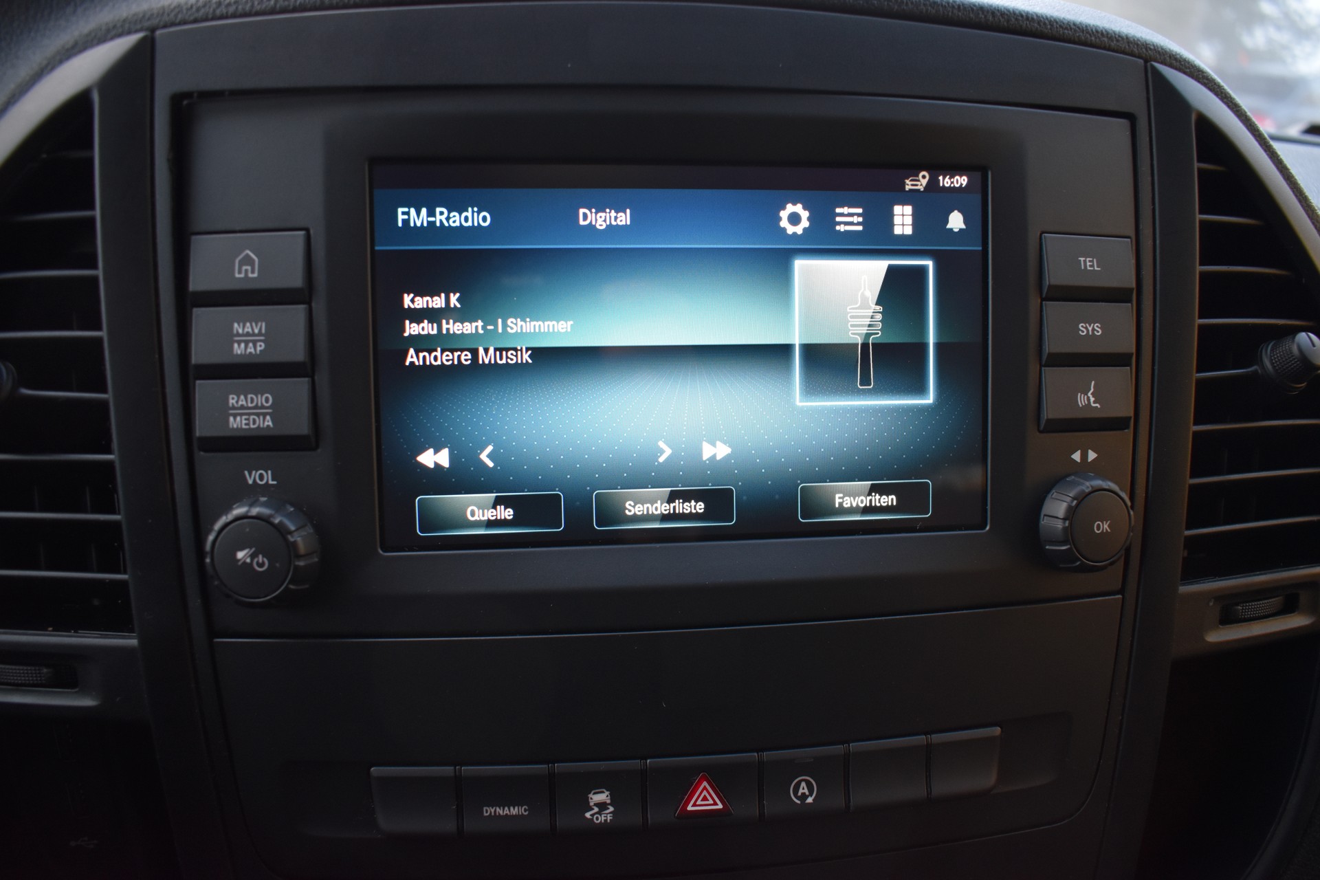 MERCEDES-BENZ Vito 114 CDI Lang 9G-Tronic Base - Facelift Model 2022-image-15