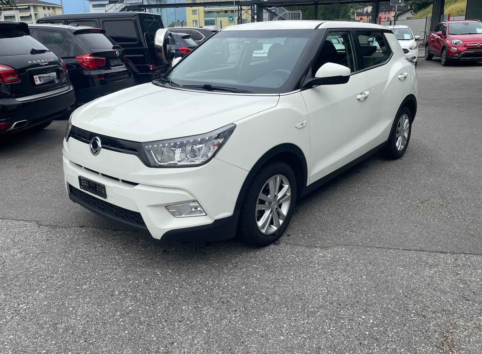 KGM-SsangYong Tivoli 1.6 eXDi Crystal 4WD Automatic-image-1