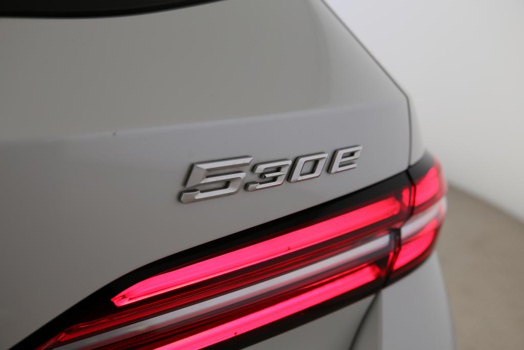 BMW 530e xDrive Touring-image-18