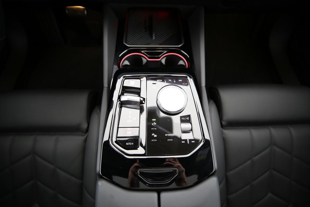 BMW 530e xDrive Touring-image-11