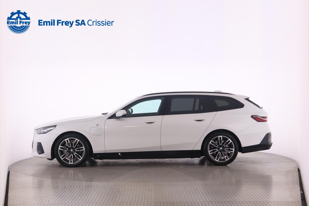 BMW 530e xDrive Touring-image-4