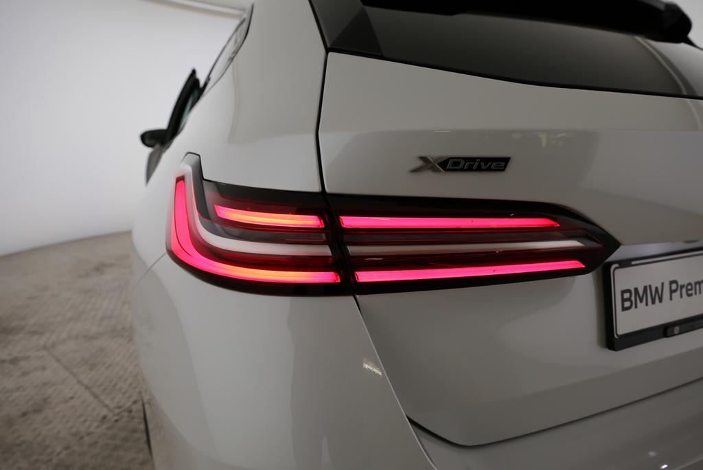 BMW 530e xDrive Touring-image-17