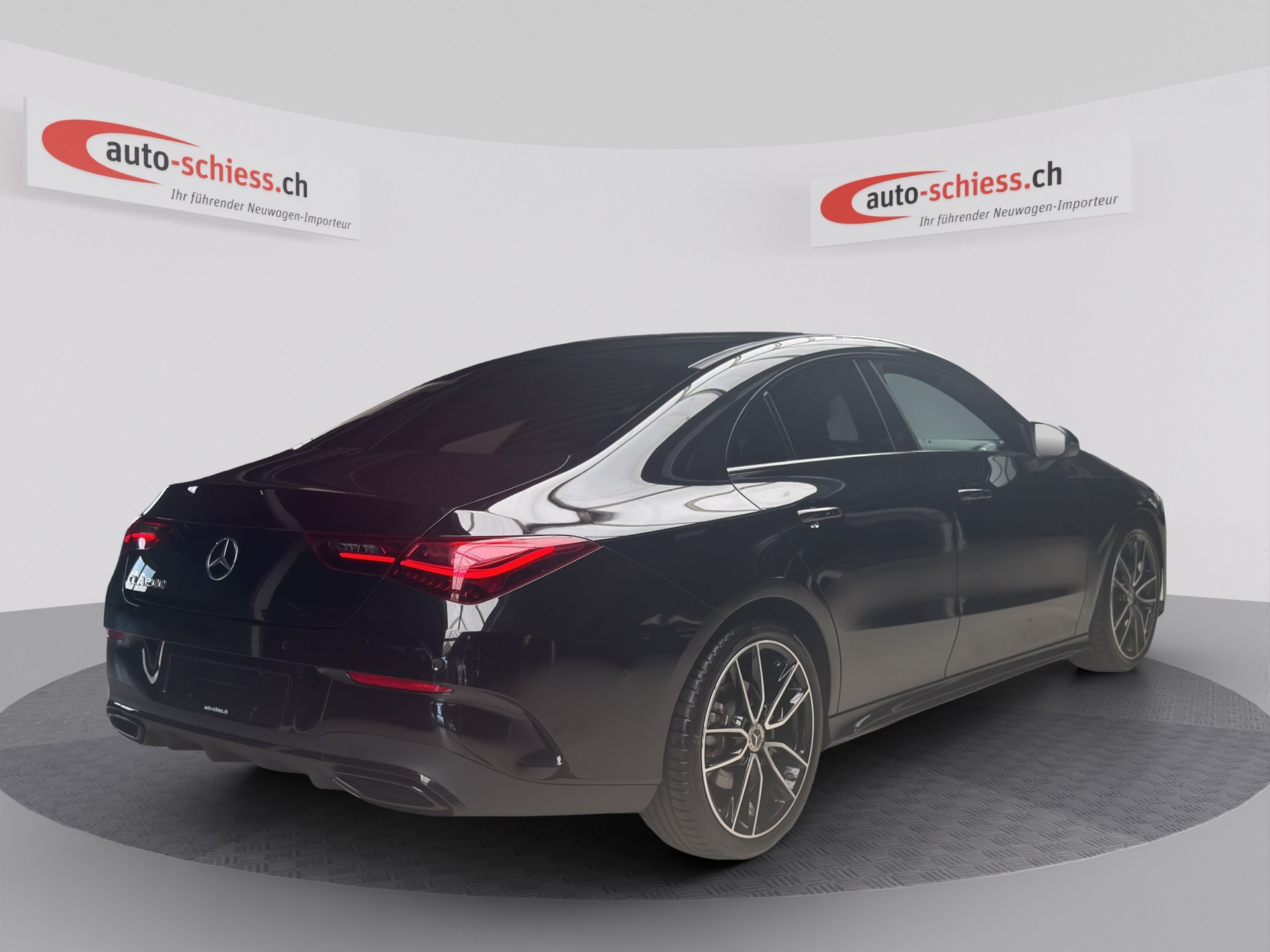 MERCEDES-BENZ CLA 200 AMG Line Night 7G-DCT-image-4
