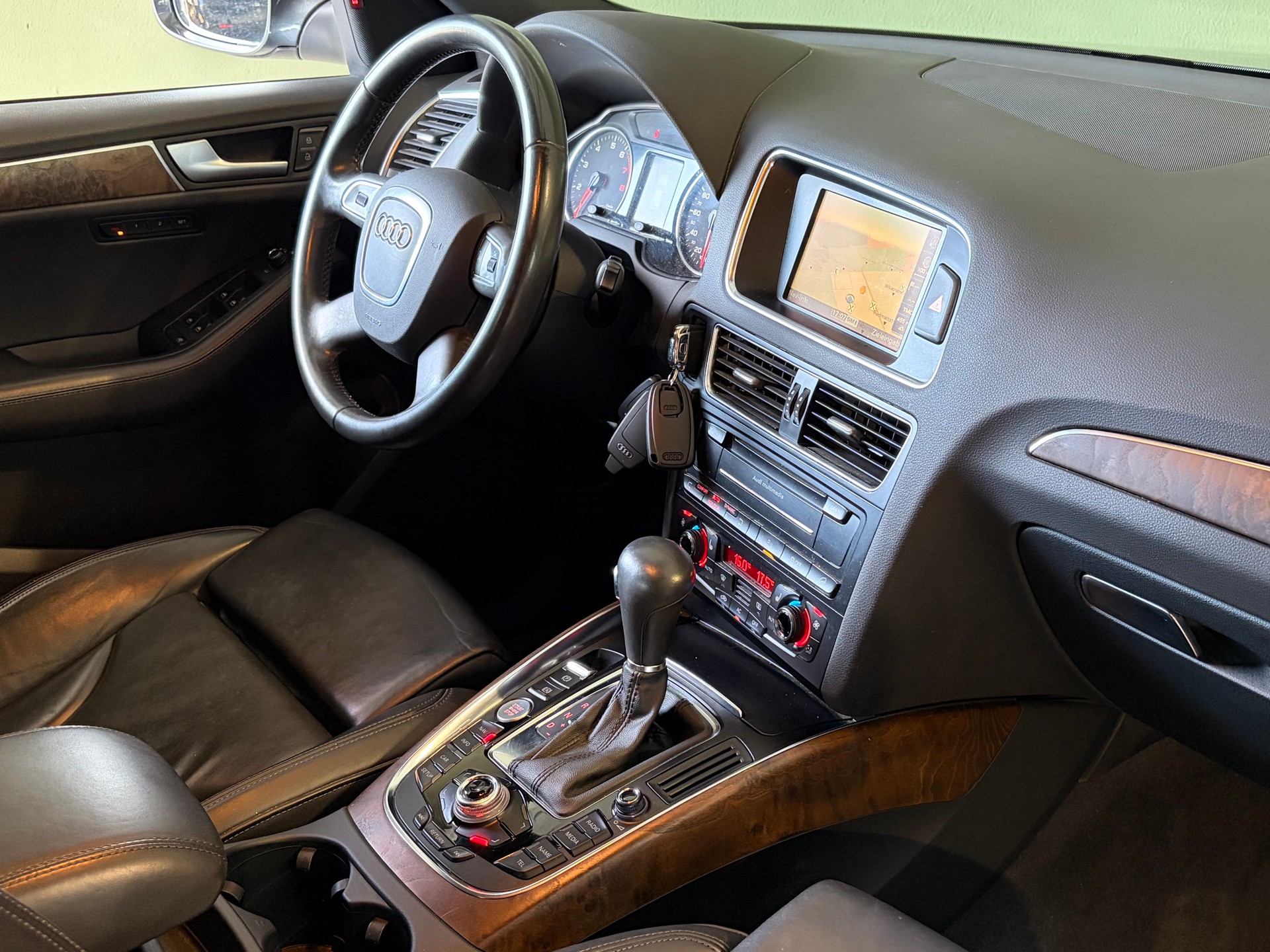 AUDI Q5 3.2 FSI Quattro S-Line ***Standheizung***Ab MFK***-image-8