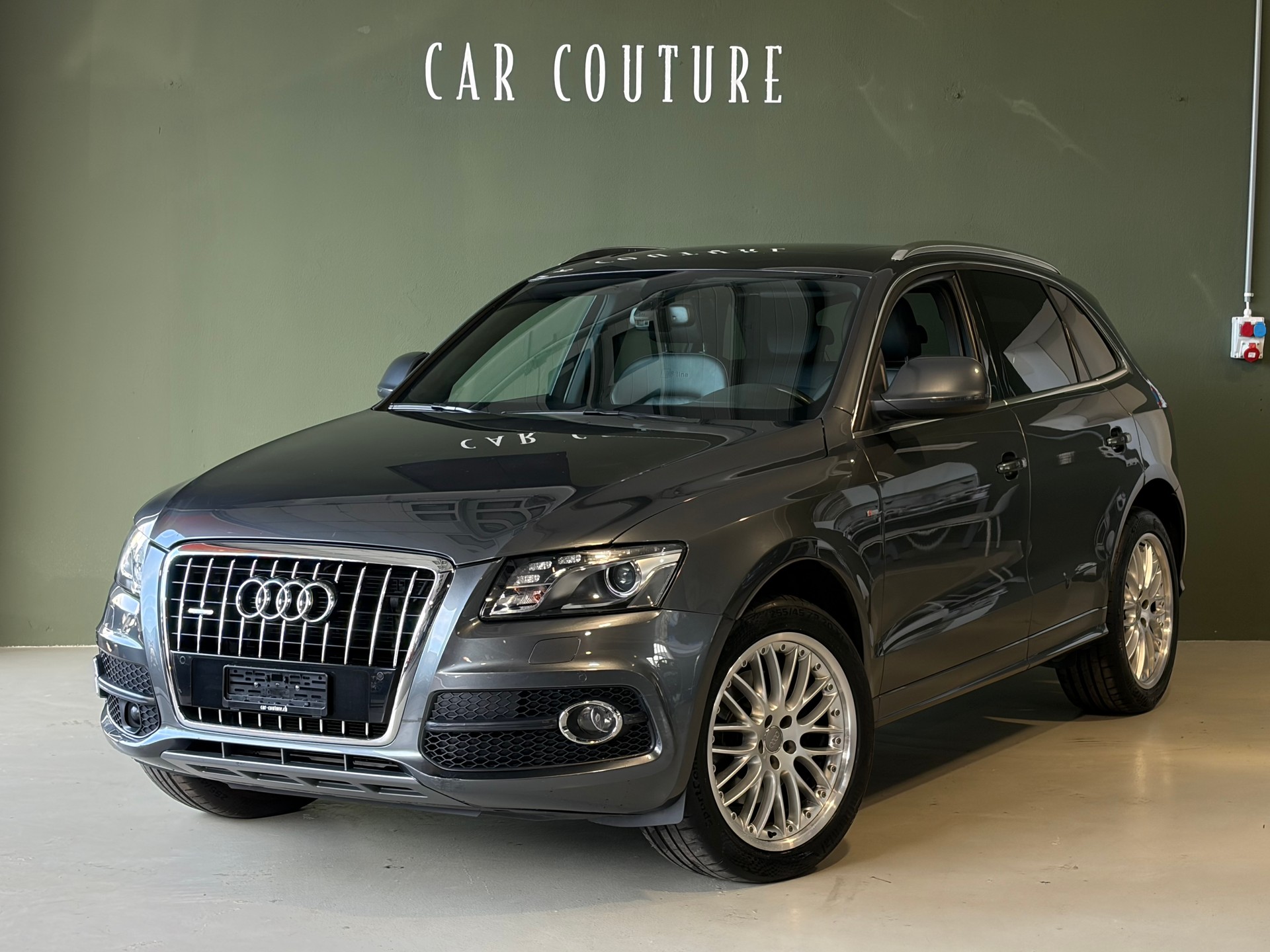 AUDI Q5 3.2 FSI Quattro S-Line ***Standheizung***Ab MFK***-image-1