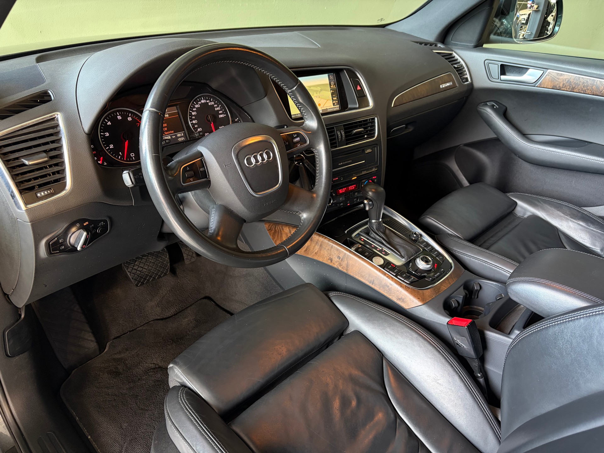 AUDI Q5 3.2 FSI Quattro S-Line ***Standheizung***Ab MFK***-image-18