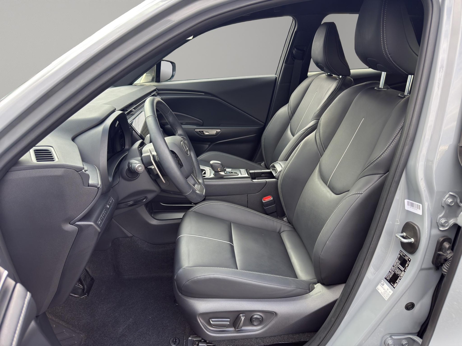 LEXUS LBX 1.5 Hybrid Relax AWD-image-1