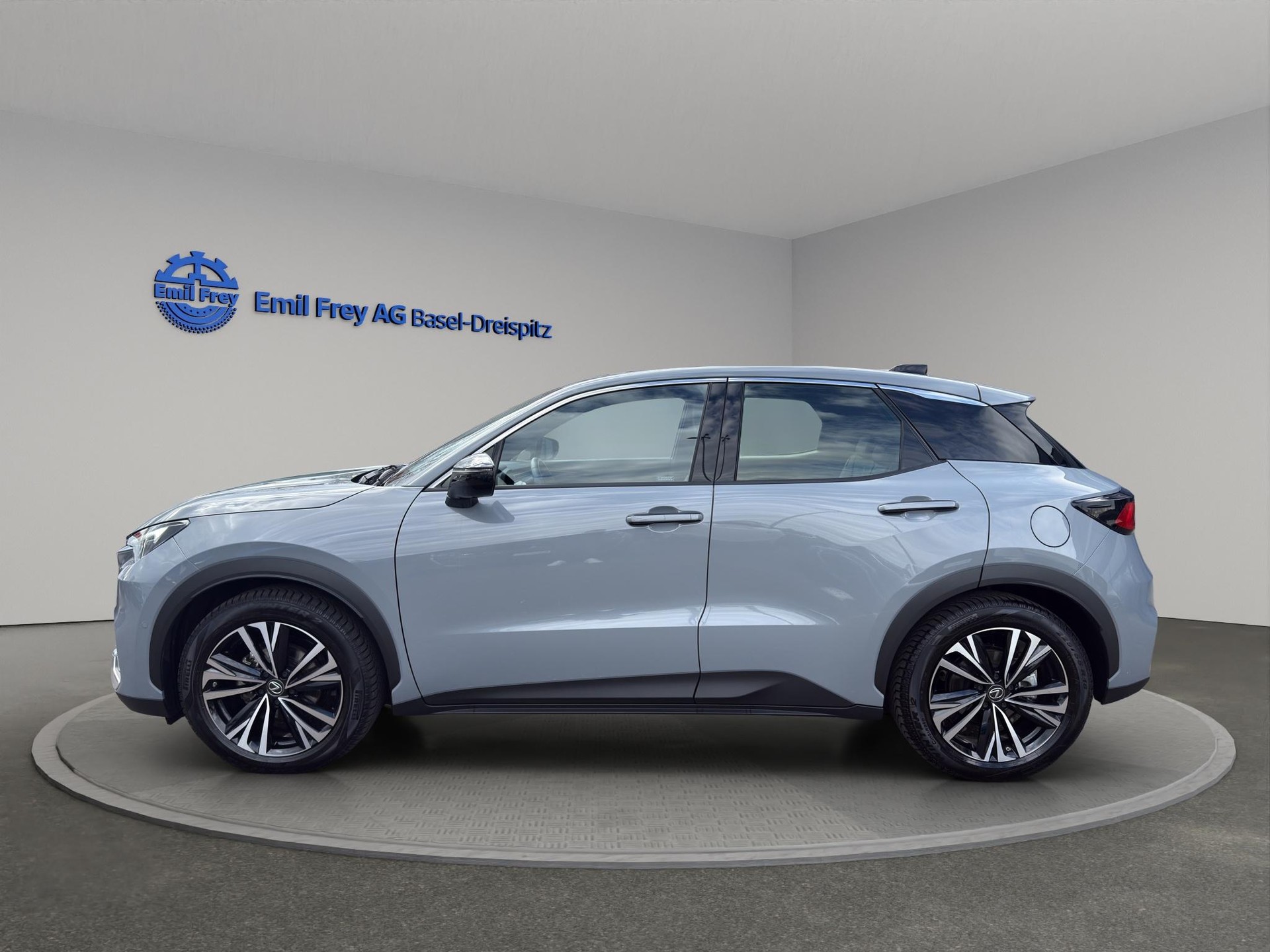 LEXUS LBX 1.5 Hybrid Relax AWD-image-2