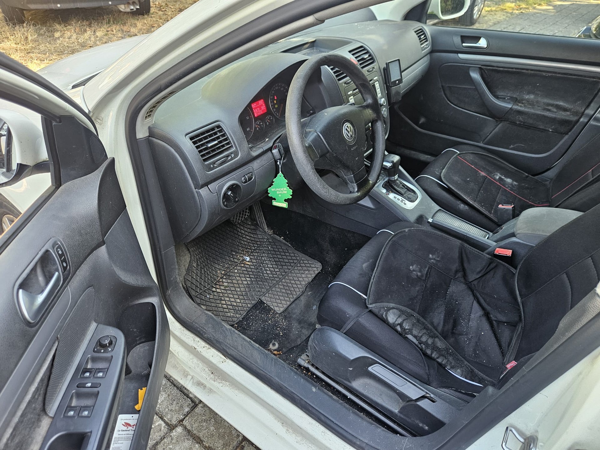 VW Golf Variant 1.9 TDI Comfortline DSG-image-6