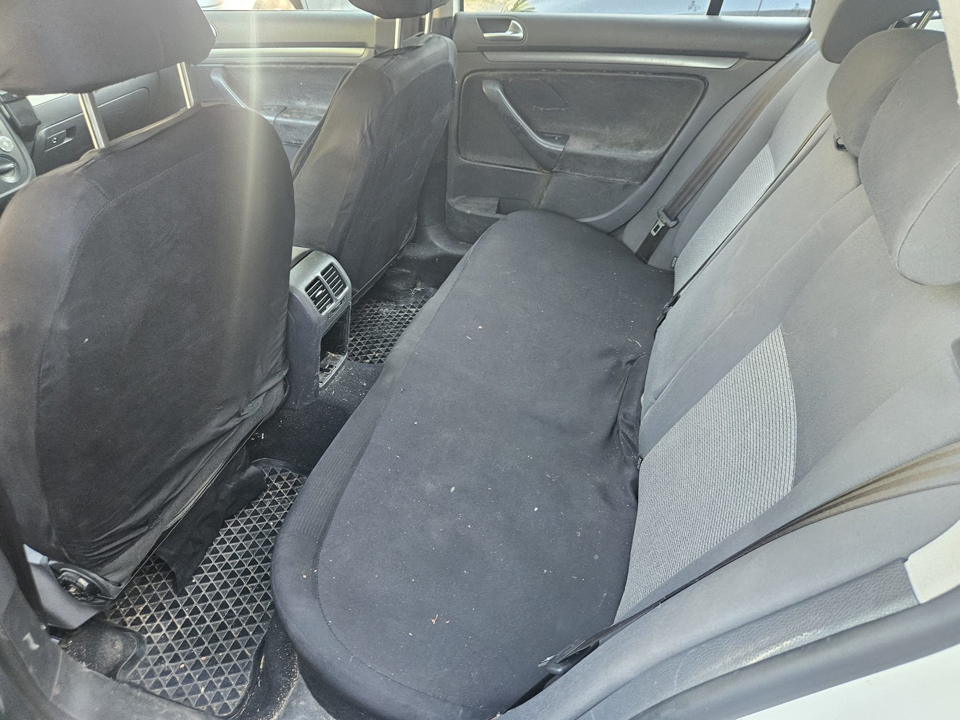 VW Golf Variant 1.9 TDI Comfortline DSG-image-8