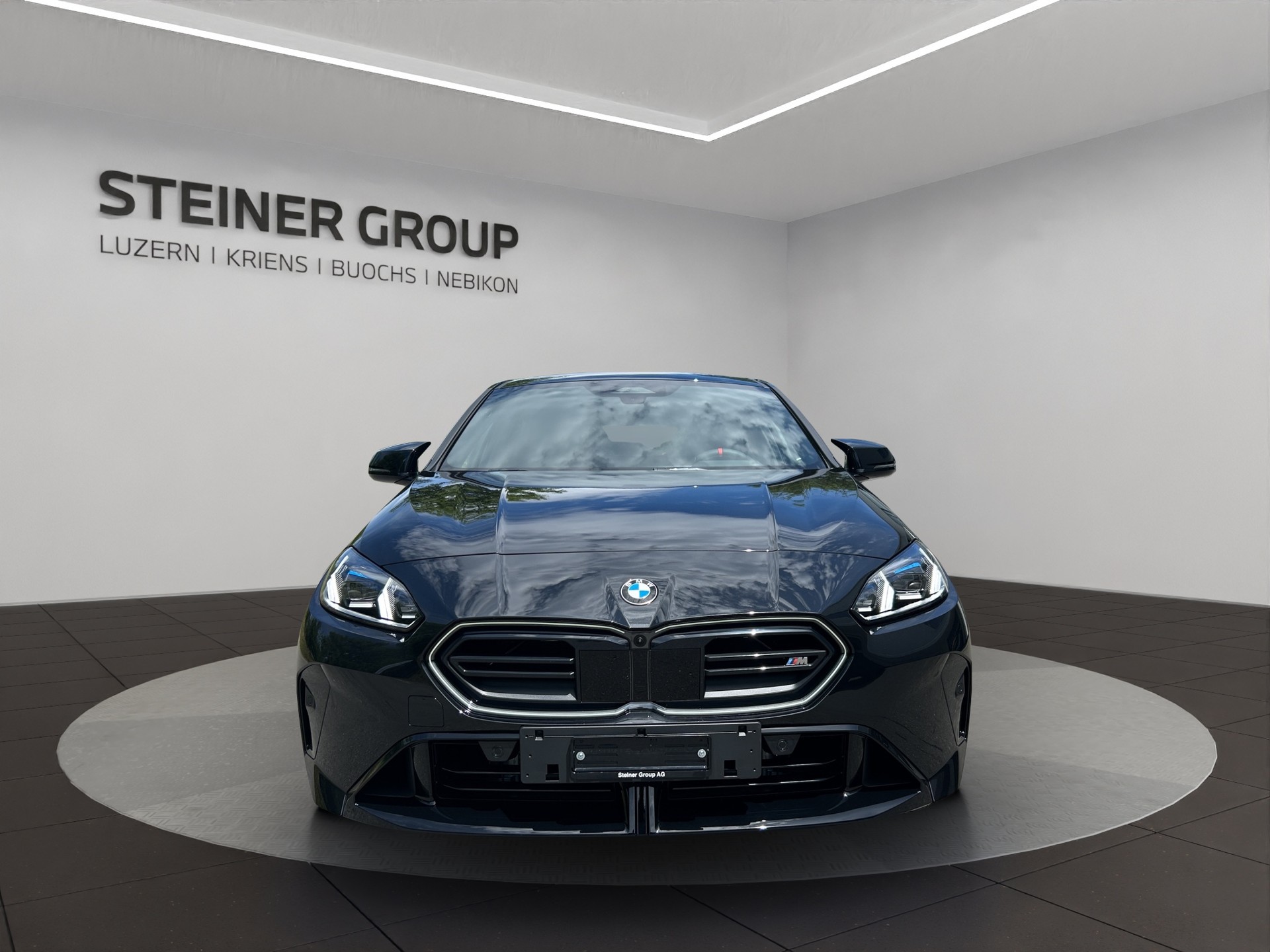 BMW M135 xDrive-image-1