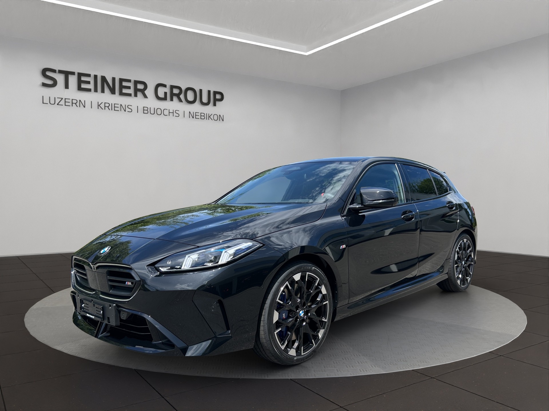 BMW M135 xDrive-image-0