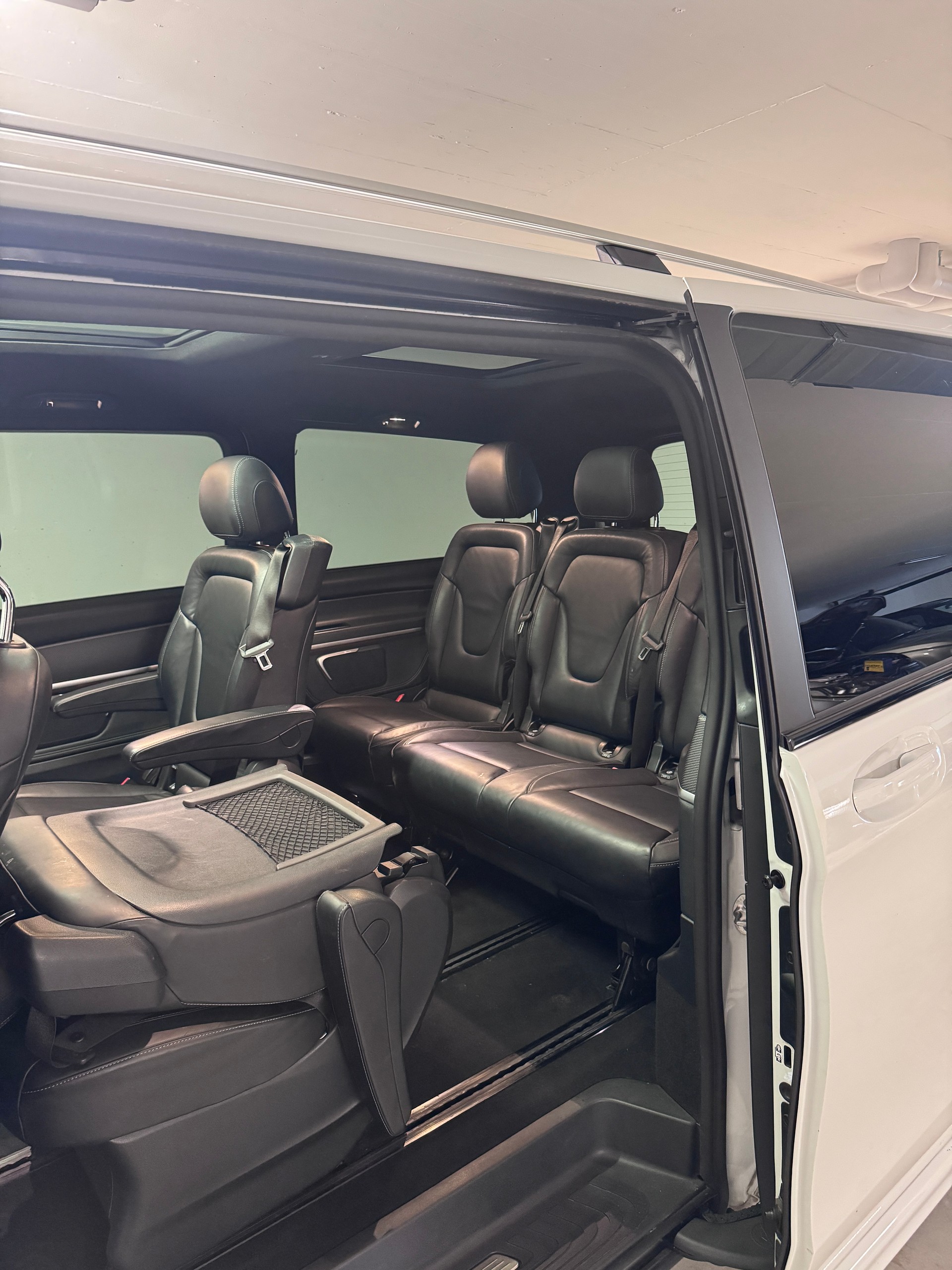 MERCEDES-BENZ V 300 d lang Avantgarde 4Matic 9G-Tronic *Erste Hand* *AMG-Line*-image-10
