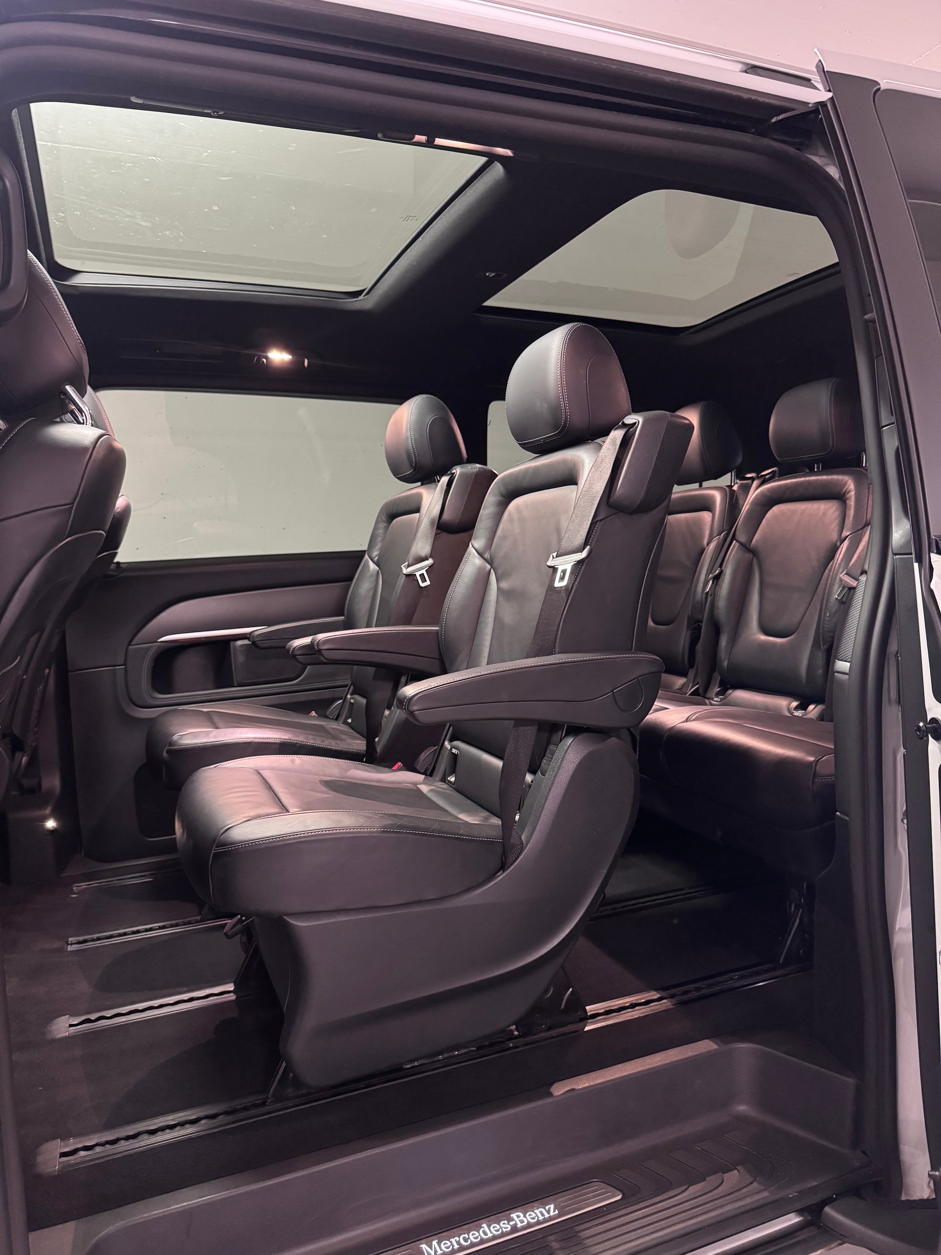 MERCEDES-BENZ V 300 d lang Avantgarde 4Matic 9G-Tronic *Erste Hand* *AMG-Line*-image-9