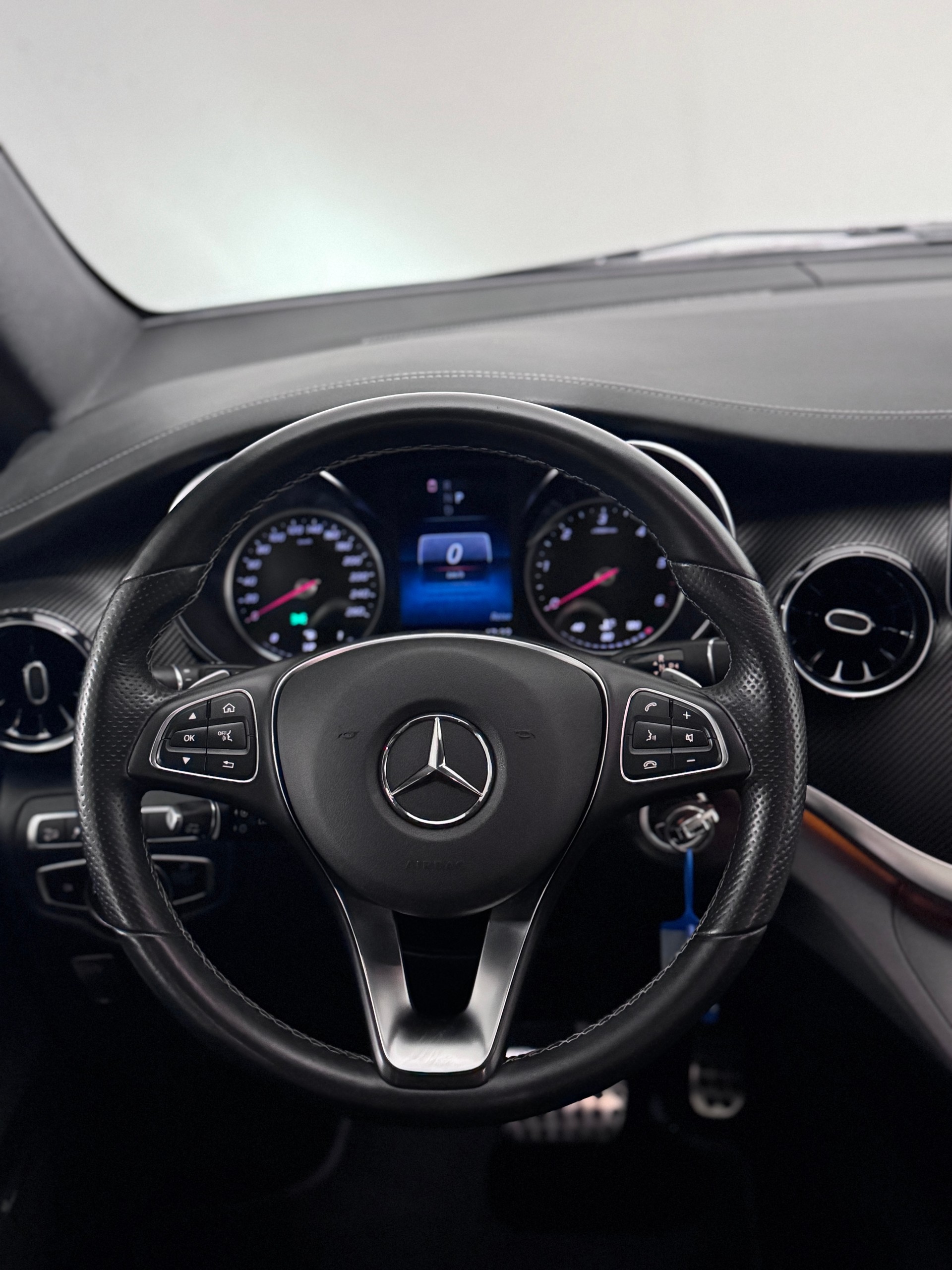 MERCEDES-BENZ V 300 d lang Avantgarde 4Matic 9G-Tronic *Erste Hand* *AMG-Line*-image-12
