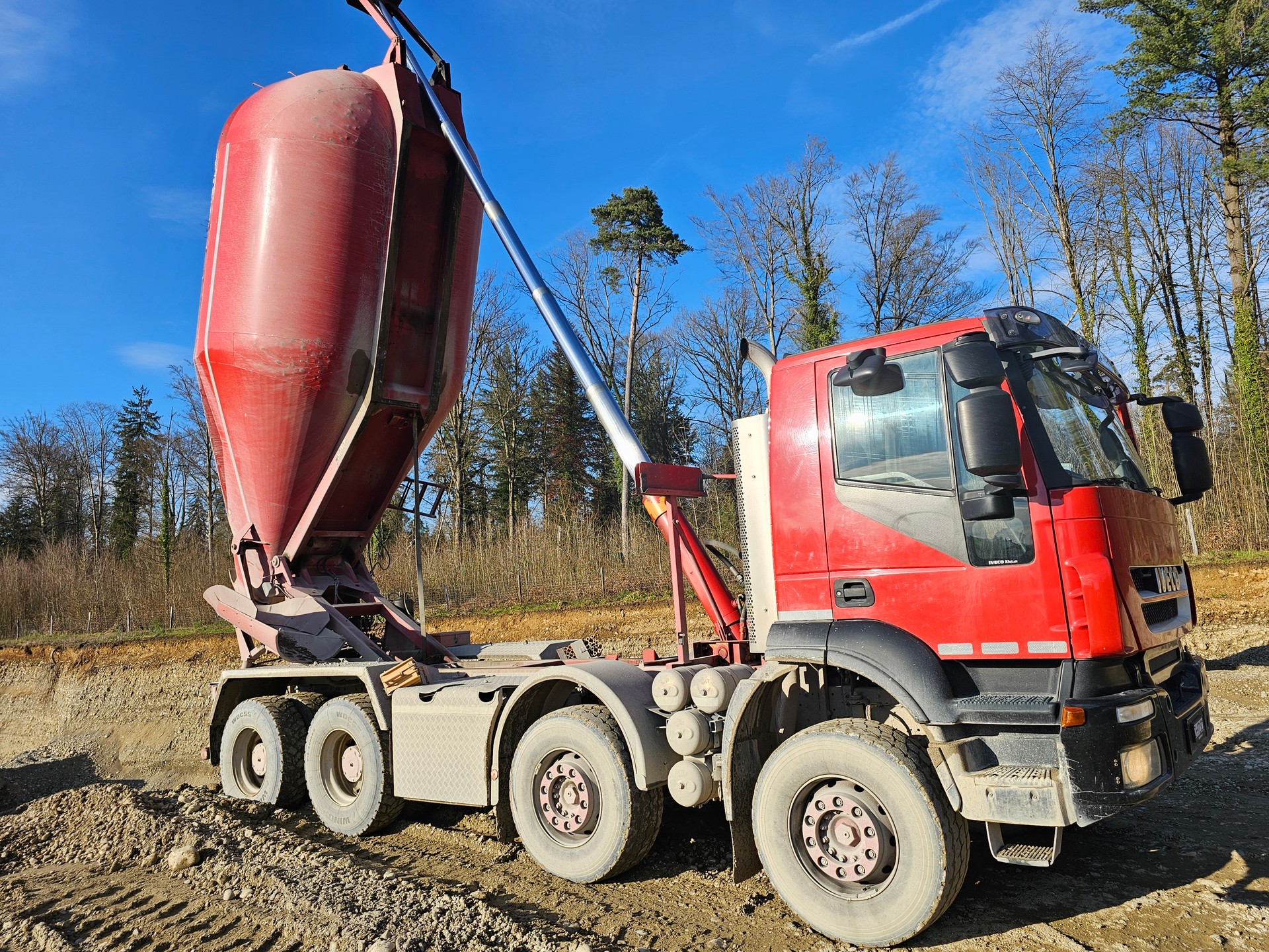 IVECO Trakker 340 T 45 Beton Silo-image-2