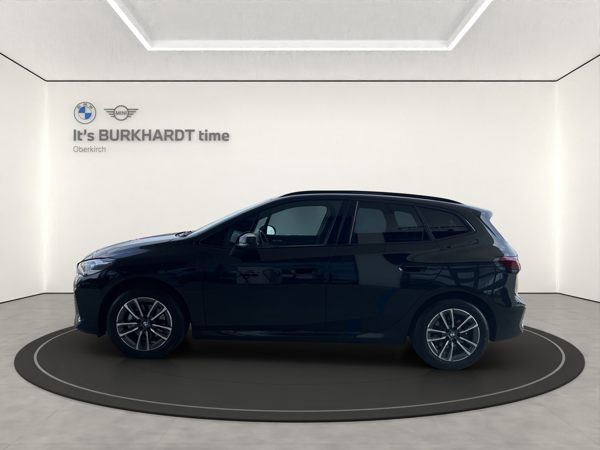 BMW 225e xDr. Act. T. M Sport-image-1