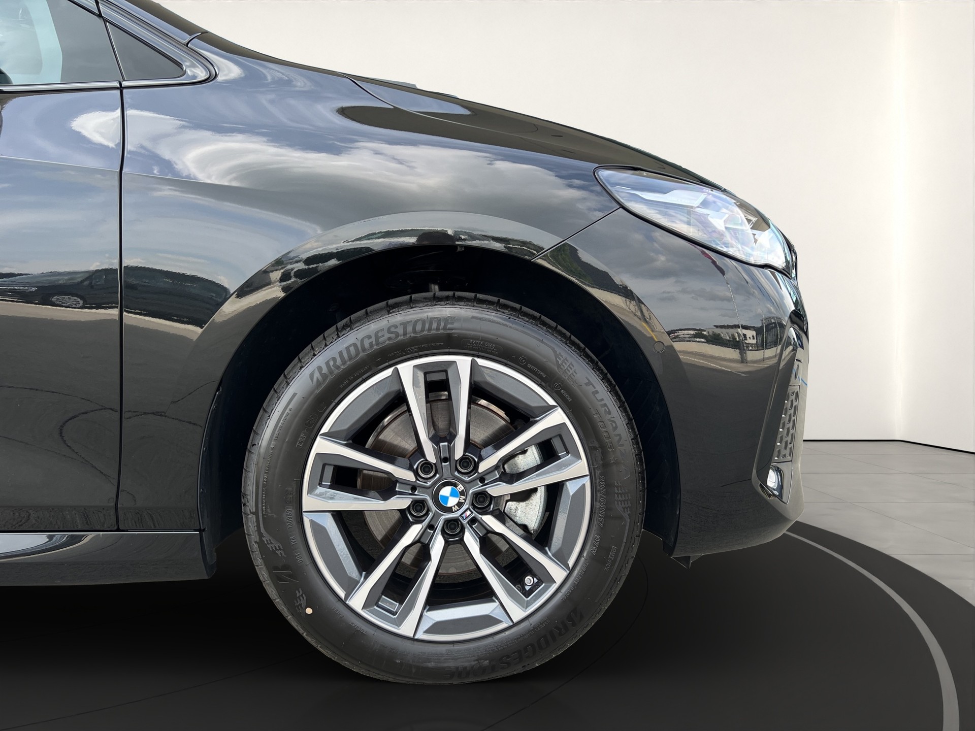 BMW 225e xDr. Act. T. M Sport-image-6