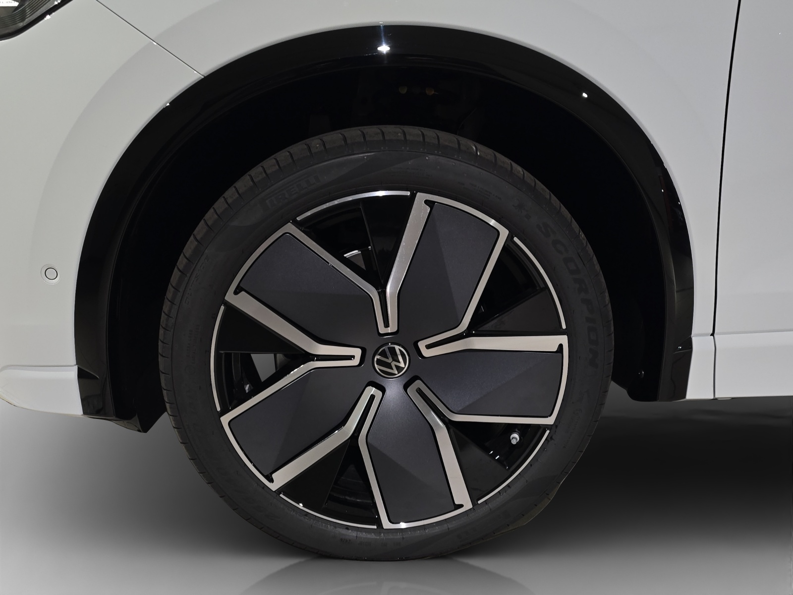 VW Tiguan 2.0 TSI DSG R-Line 4Motion-image-15